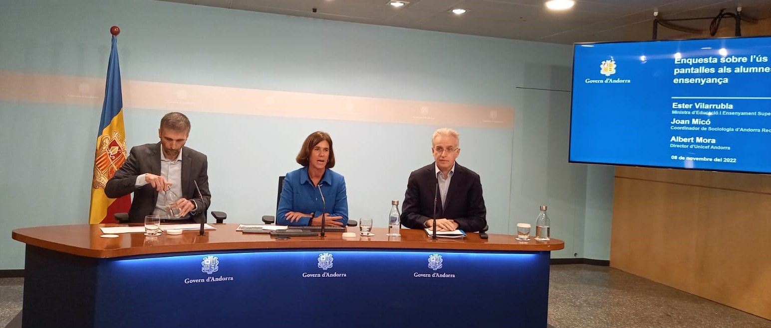 L'enquesta ha estat presentada per Joan Micó, Ester Vilarrubla i Albert Mora.