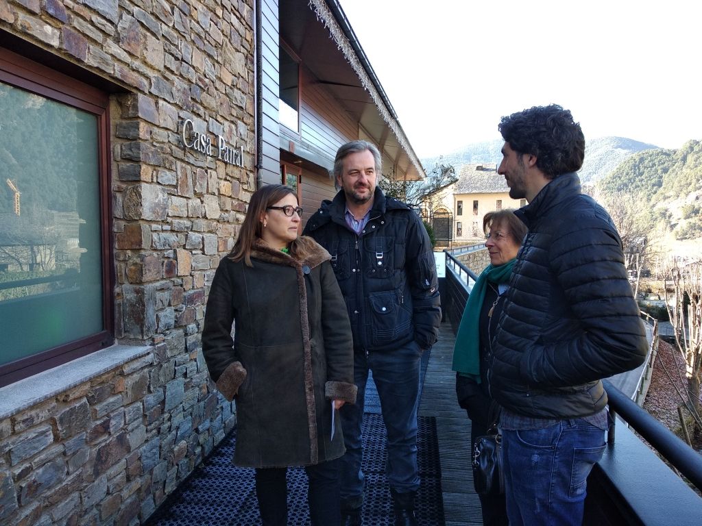 Sandra Tudó, Jean-Michel Armengol i altres membres de Movem Ordino durant la campanya electoral del 2019.