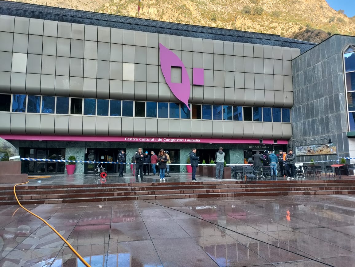 Plaça de la Germandat aquest matí. Plaça de la Germandat aquest matí.