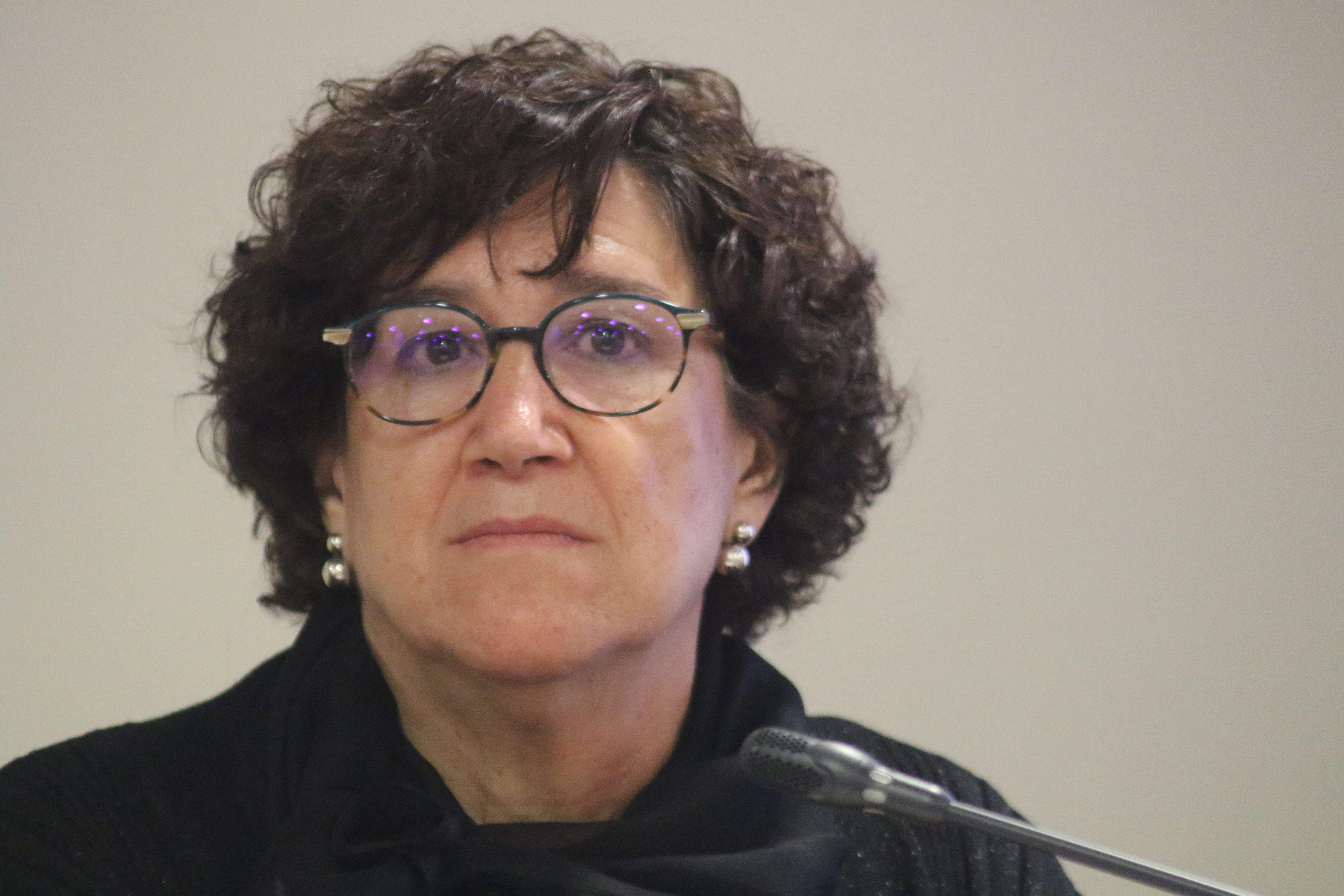 María Dolores López consellera Educació d'Espanya. La portaveu del Sindicat, Rebeca Bonache.