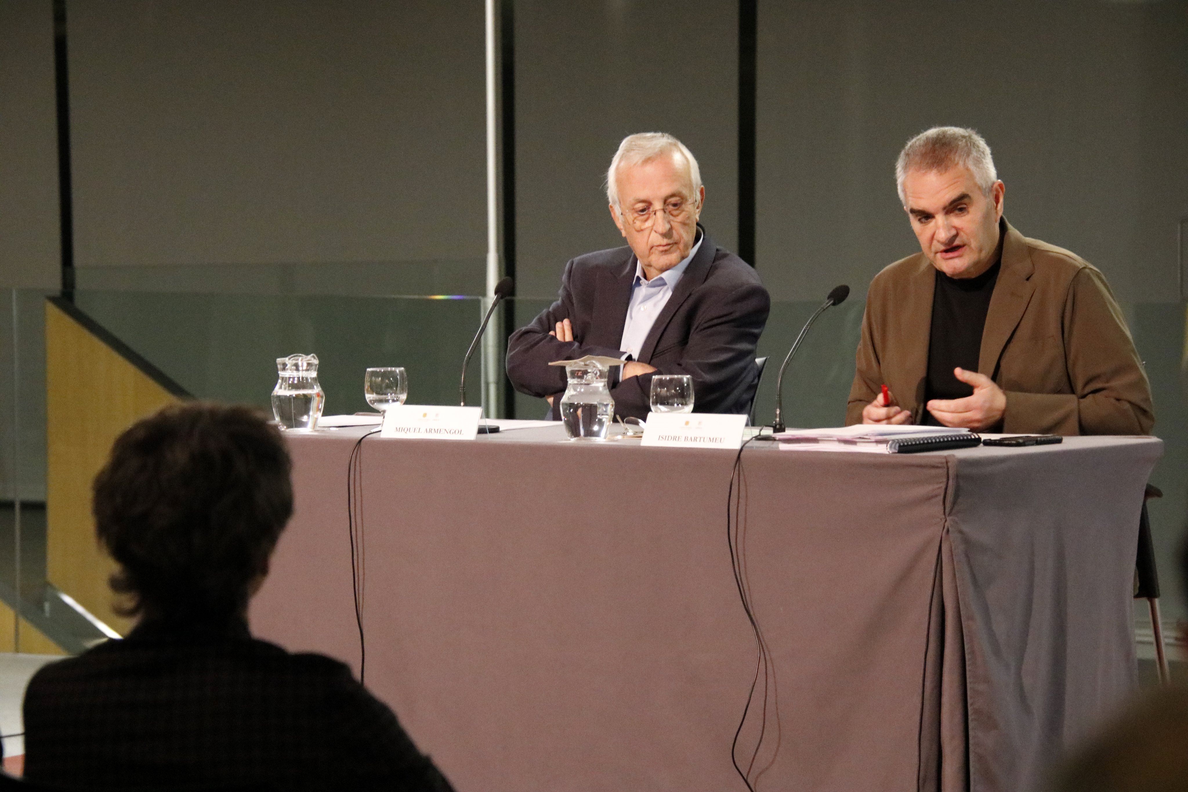 El vocal del Gesco, Miquel Armengol i el conferenciant, Isidre Bartumeu durant l'acte. El vocal del Gesco, Miquel Armengol i el conferenciant, Isidre Bartumeu durant l'acte.