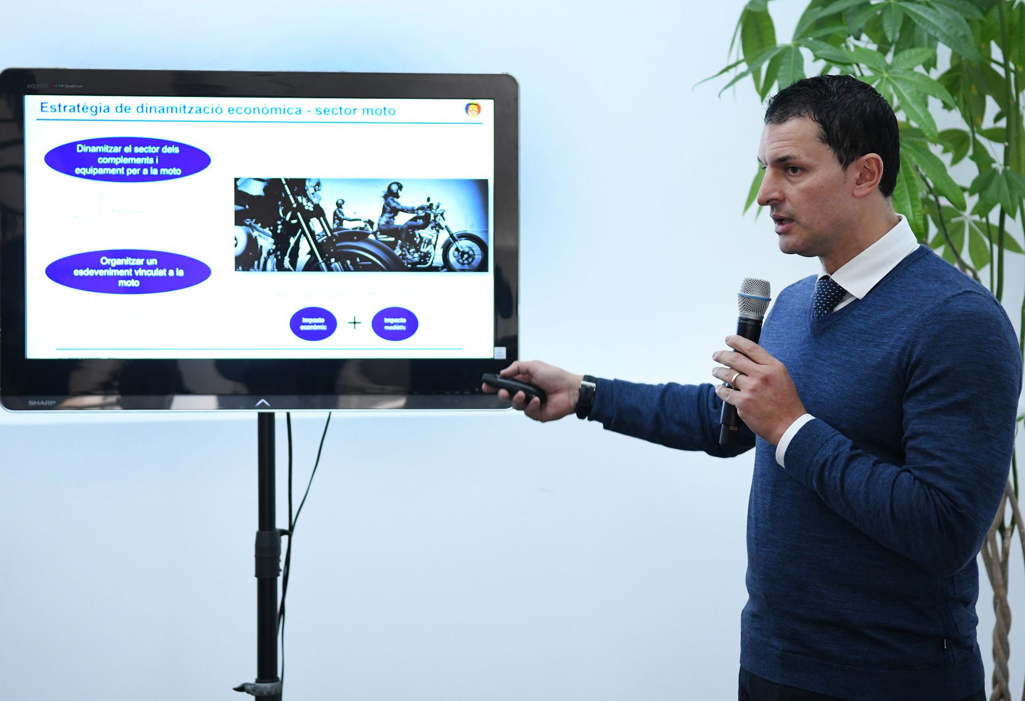 Jordi Gallardo durant la presentació de la concentració.