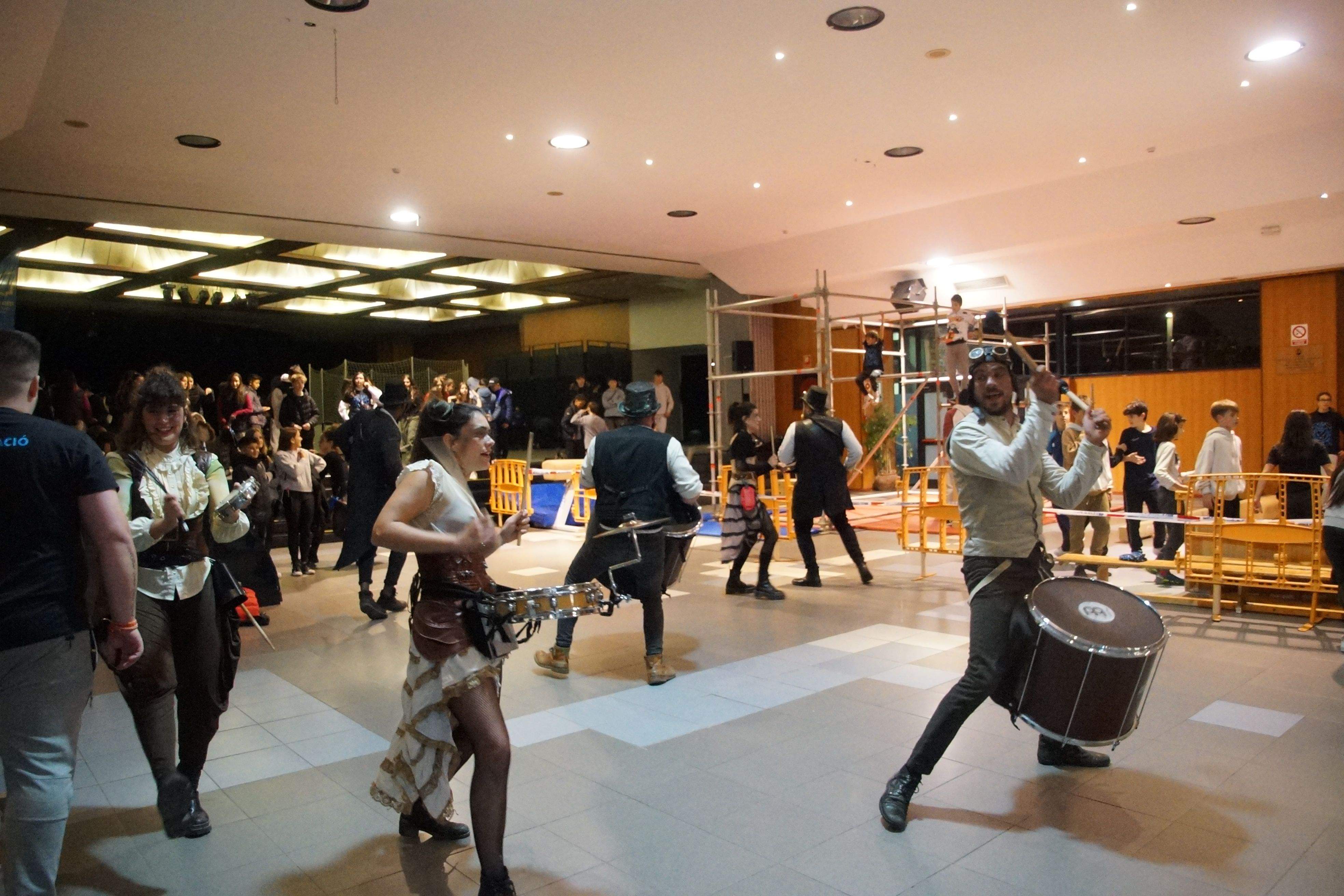 La batukada que va donar inicia  la nit.