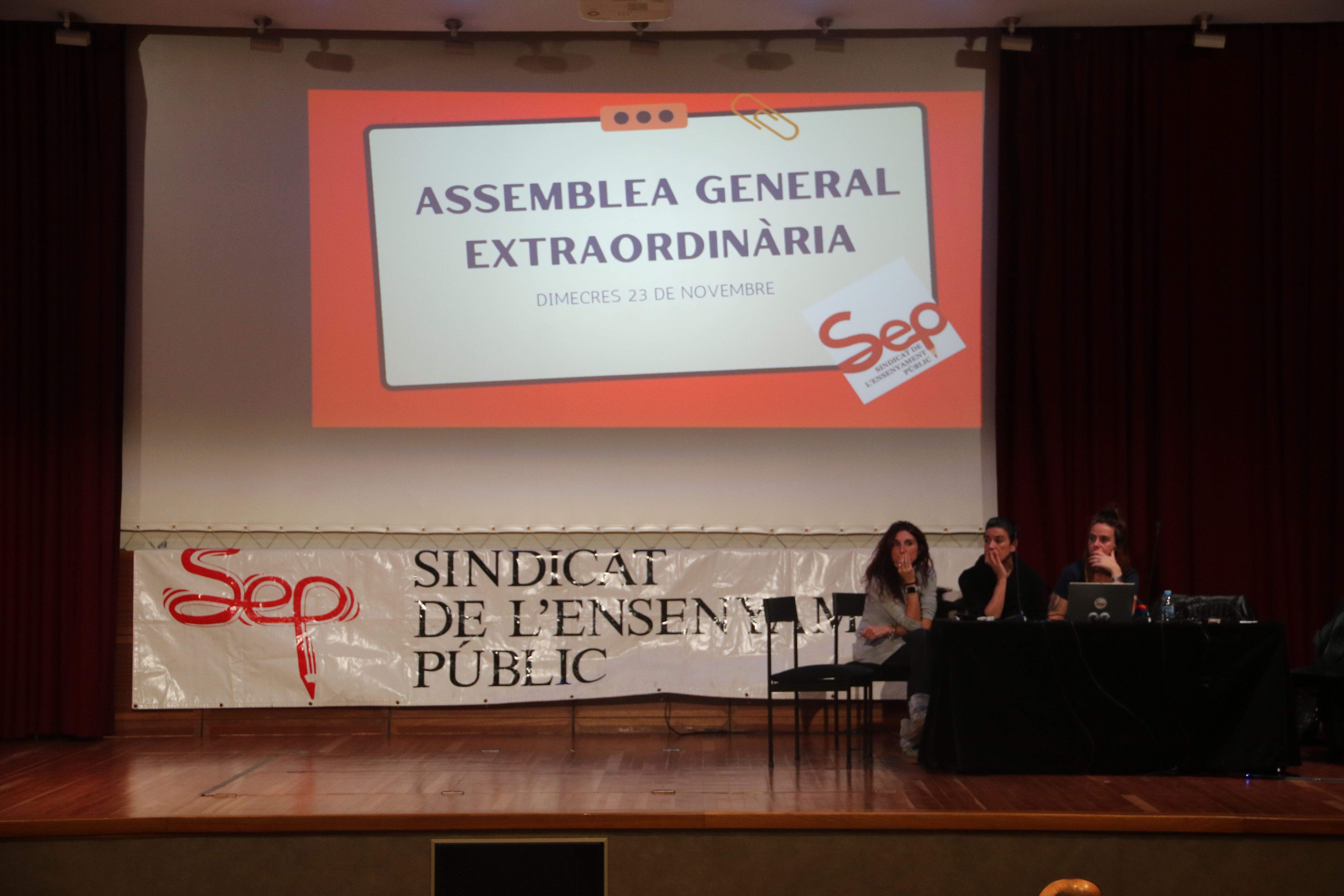 Una assemblea anterior del SEP.