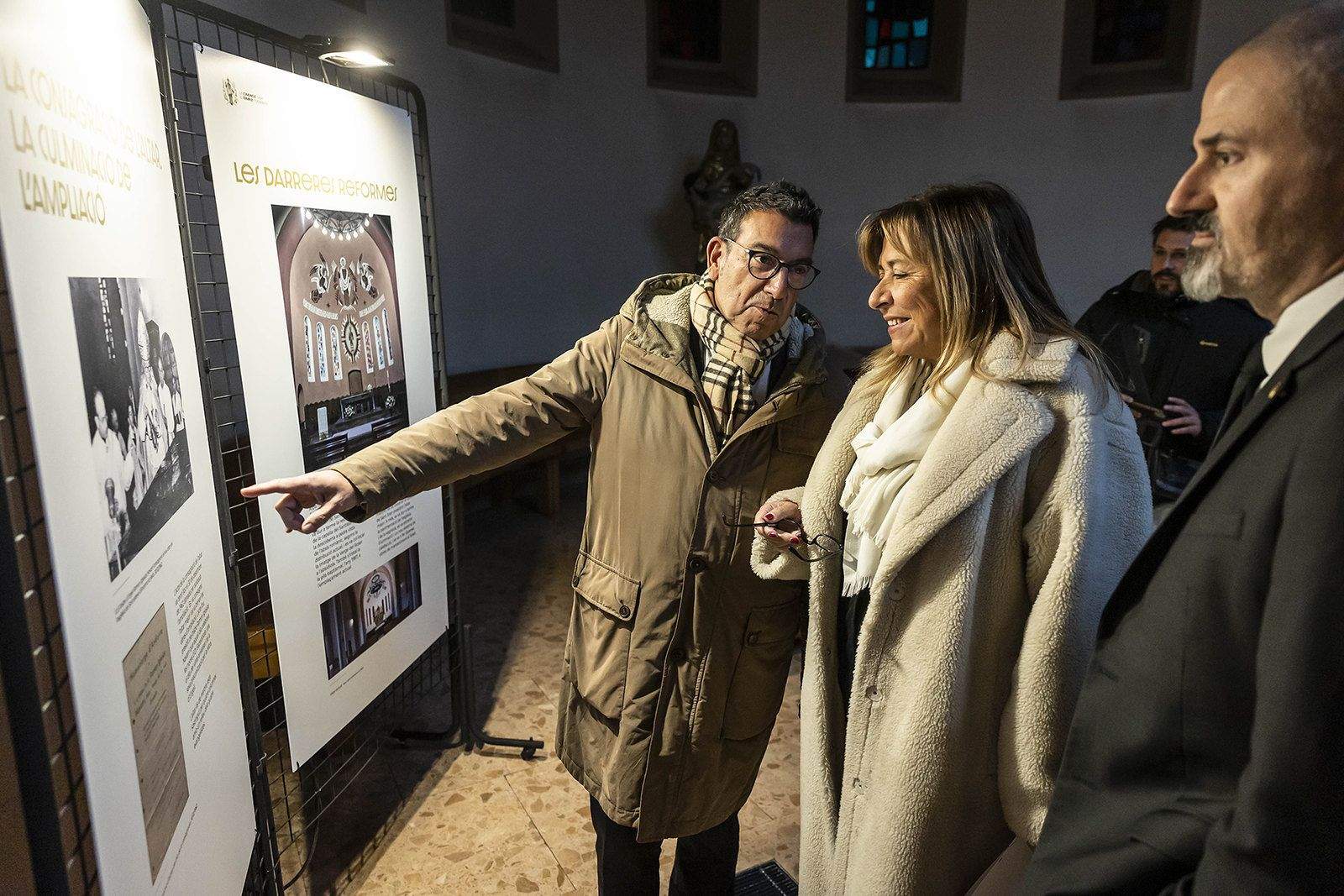 LA CÒNSOL MAJOR, CONXITA MARSOL I EL CONSELLER DE CULTURA, MIQUEL CANTURRI DURANT L'ACTE D'AQUEST DIJOUS.