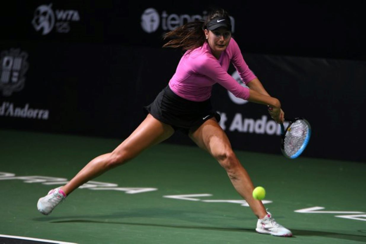 Dodin torna una pilota en el partit d'aquest dilluns.