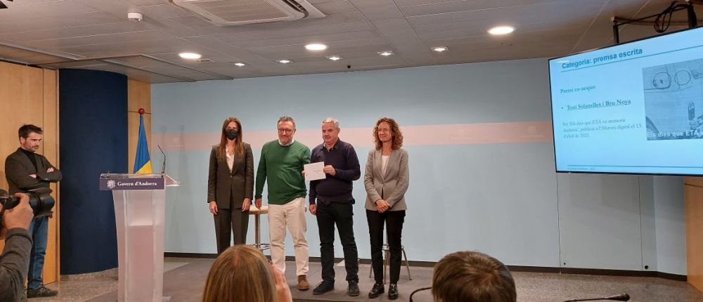 Bru Noia i Toni Solanelles reben el premi Pirenne de la mà de les ministres Silvia Riva i Silvia Calbo