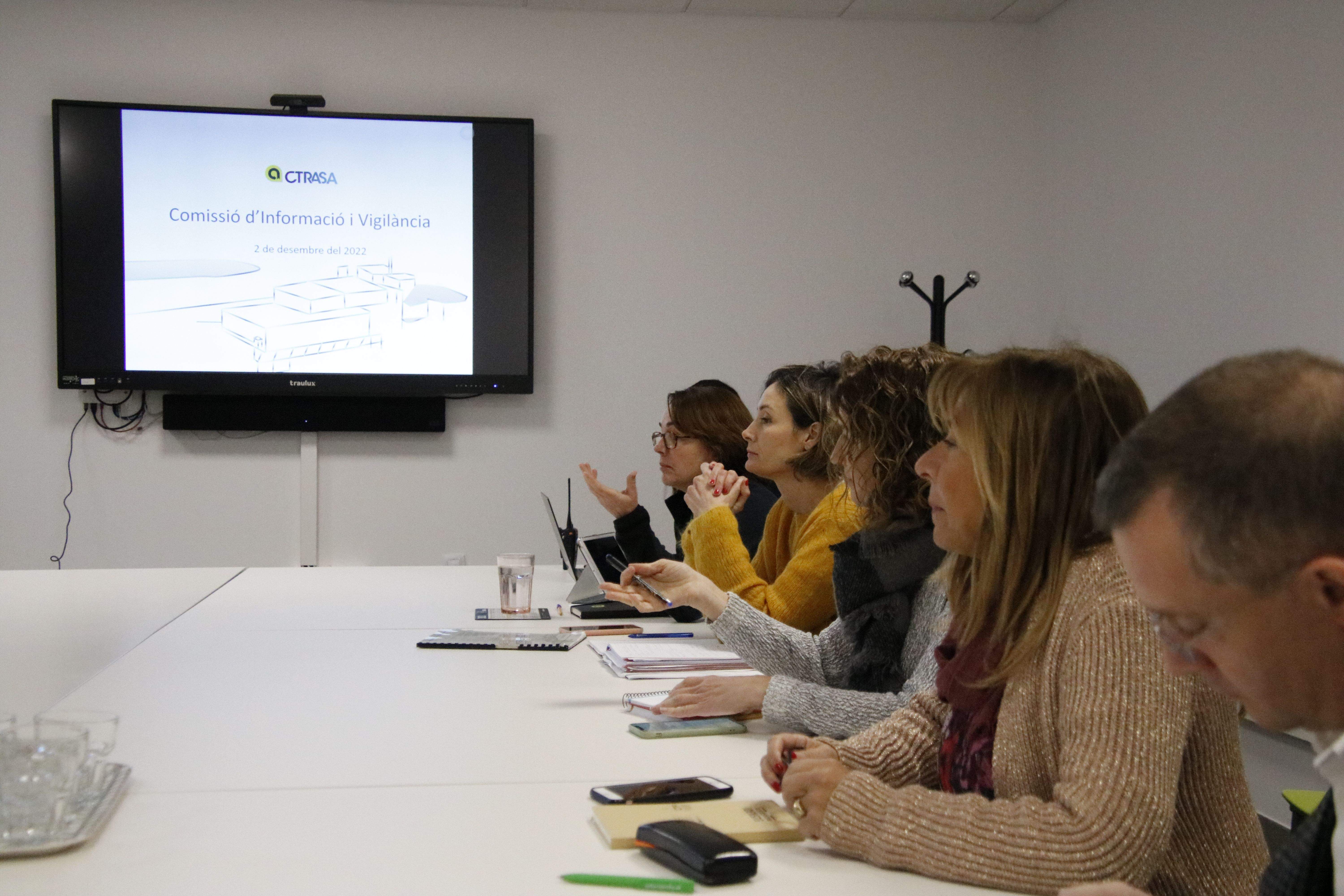 Un moment de la reunió de la comissió.