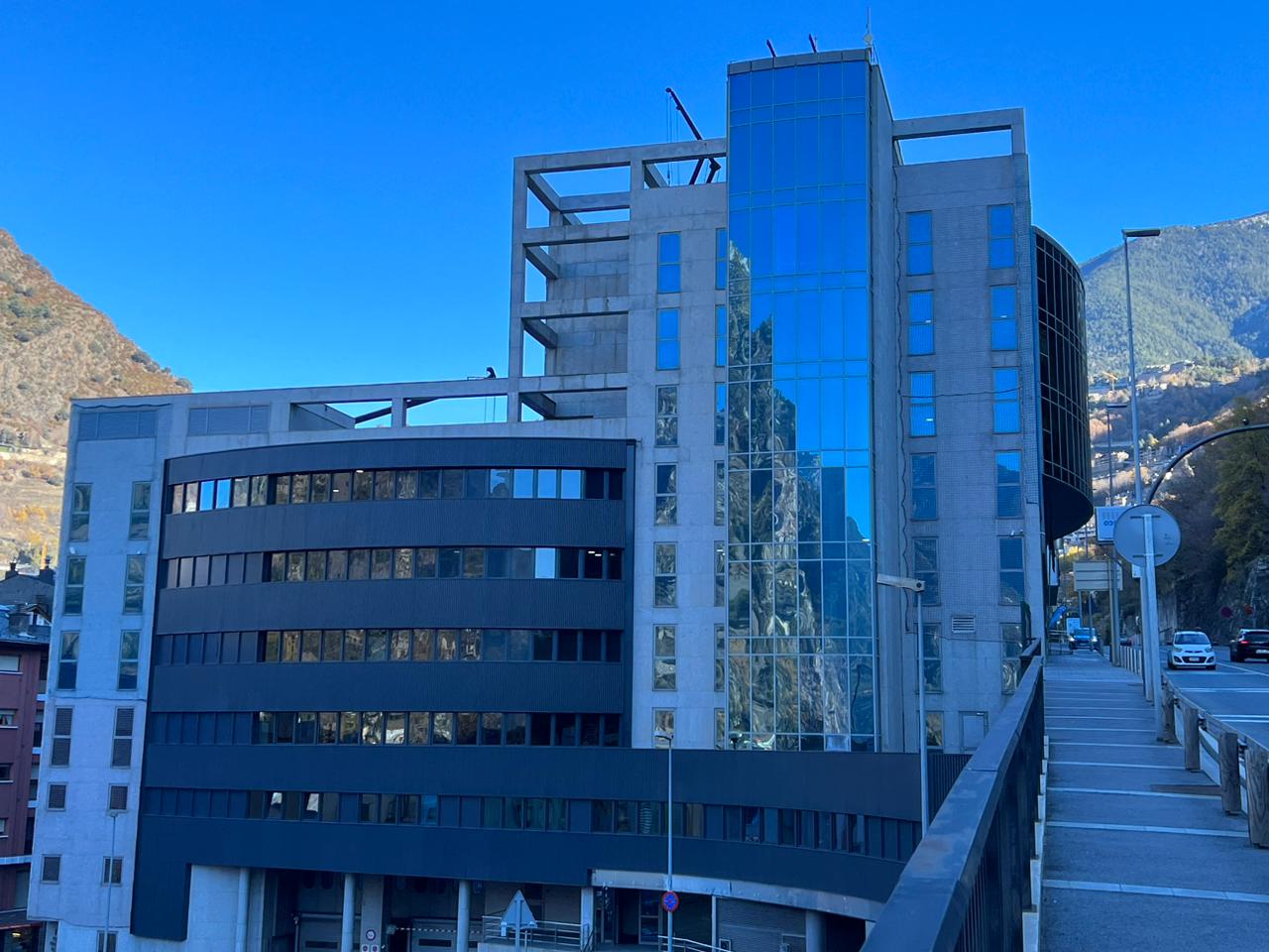 Una imatge del despatx central de policia.