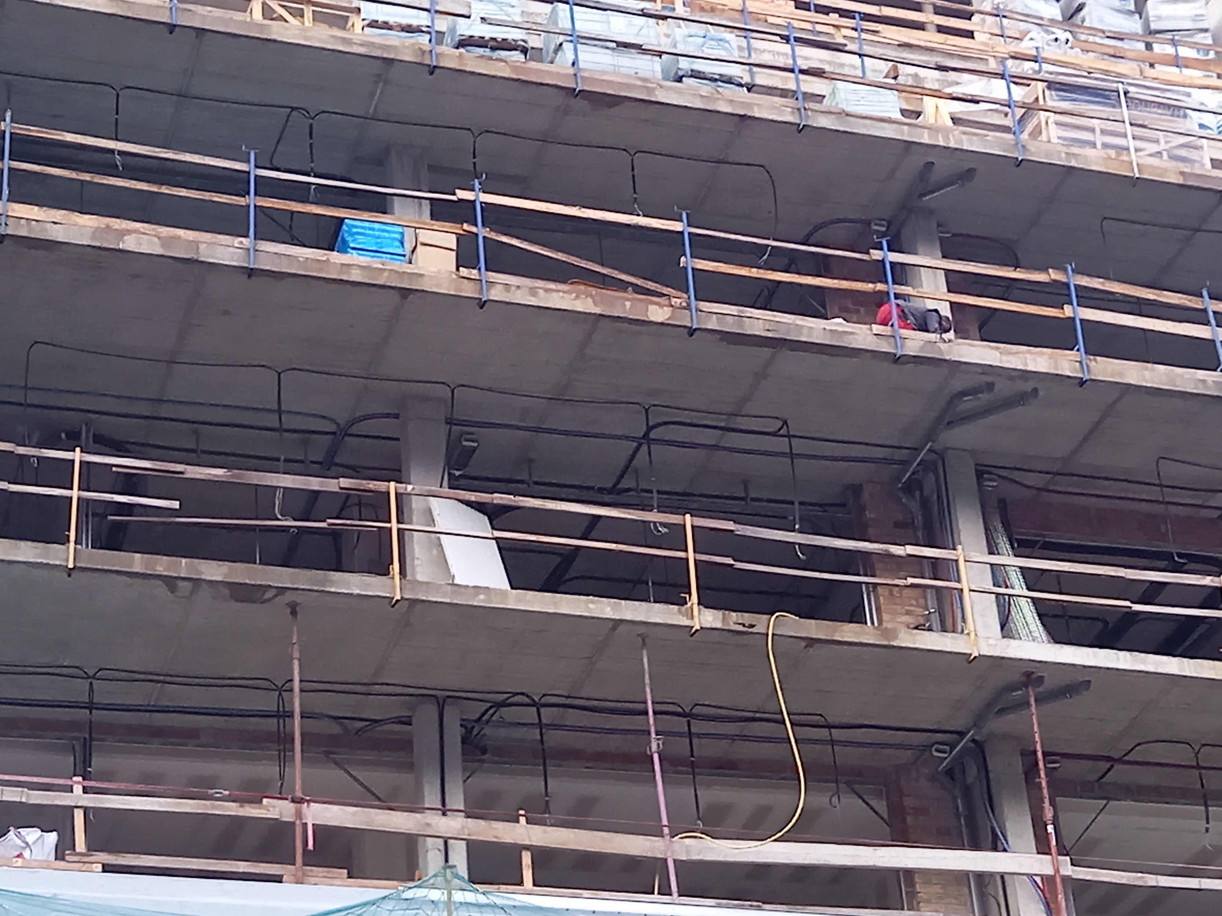 Un edifici en construcció al centre del país aquesta tarda.