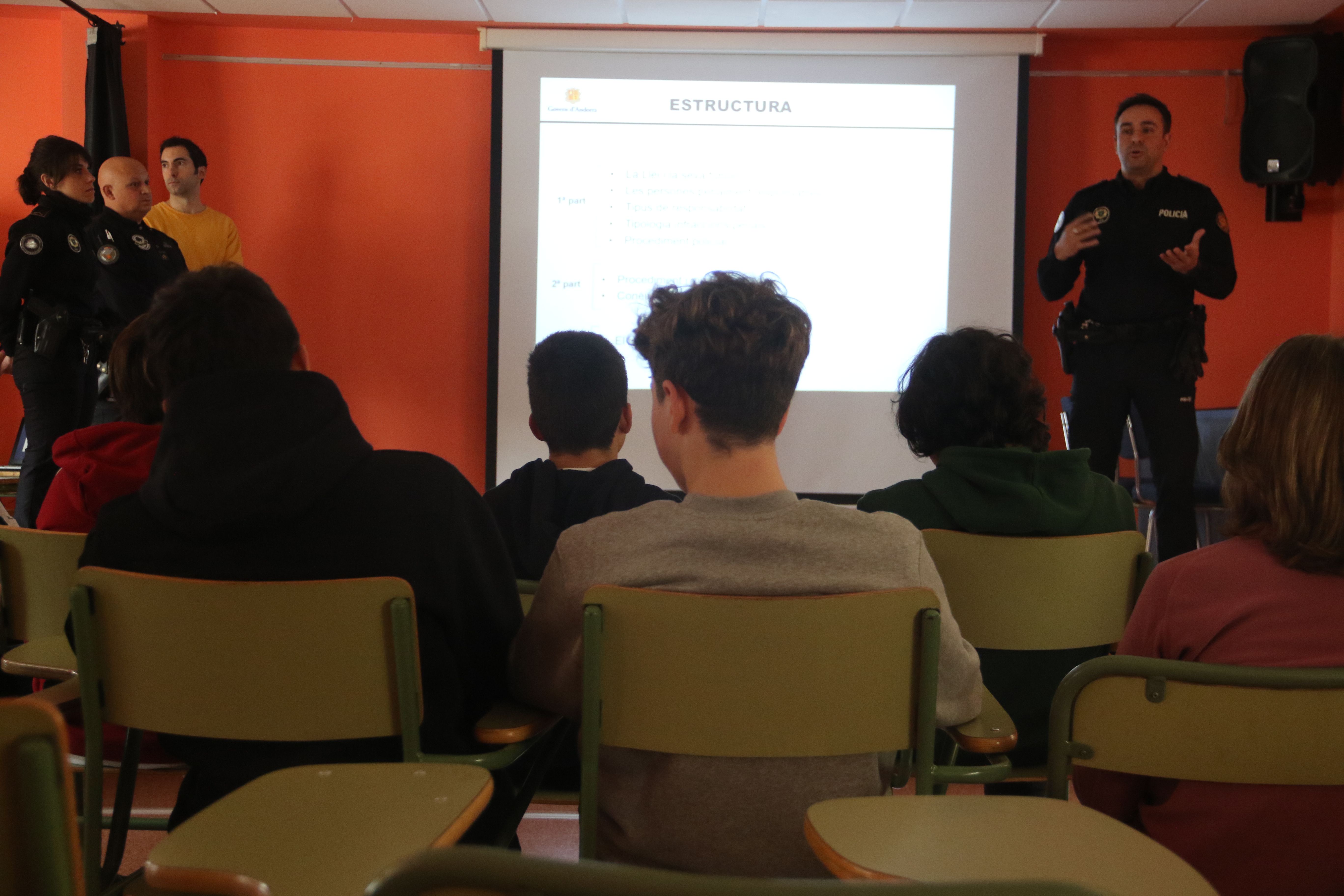 El taller d'aquest migdia al María Moliner.