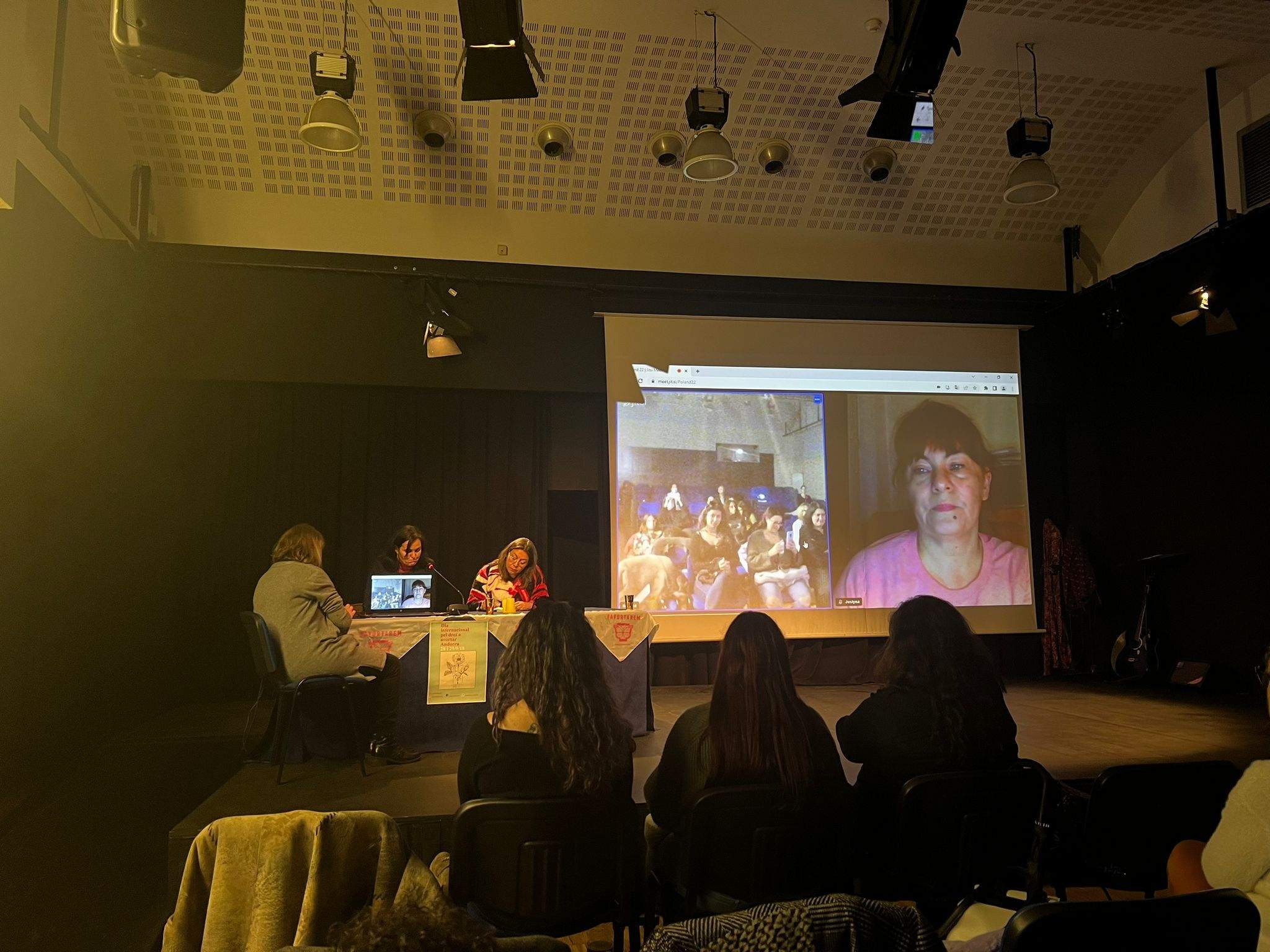 Taula rodona d'Stop Violències sobre drets sexuals i reproductius.