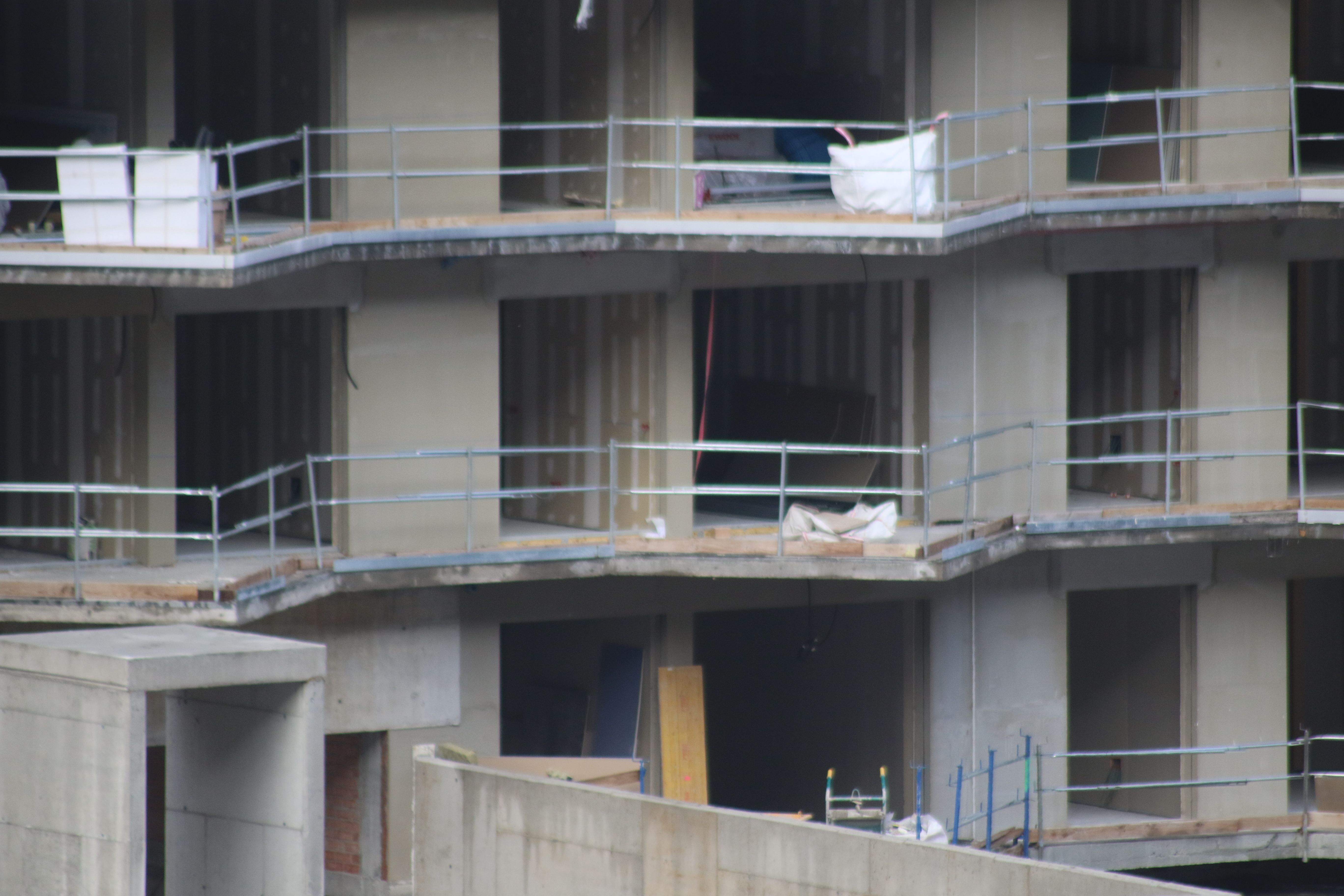 Un edifici en construcció, el sector on més abusos hi ha hagut.