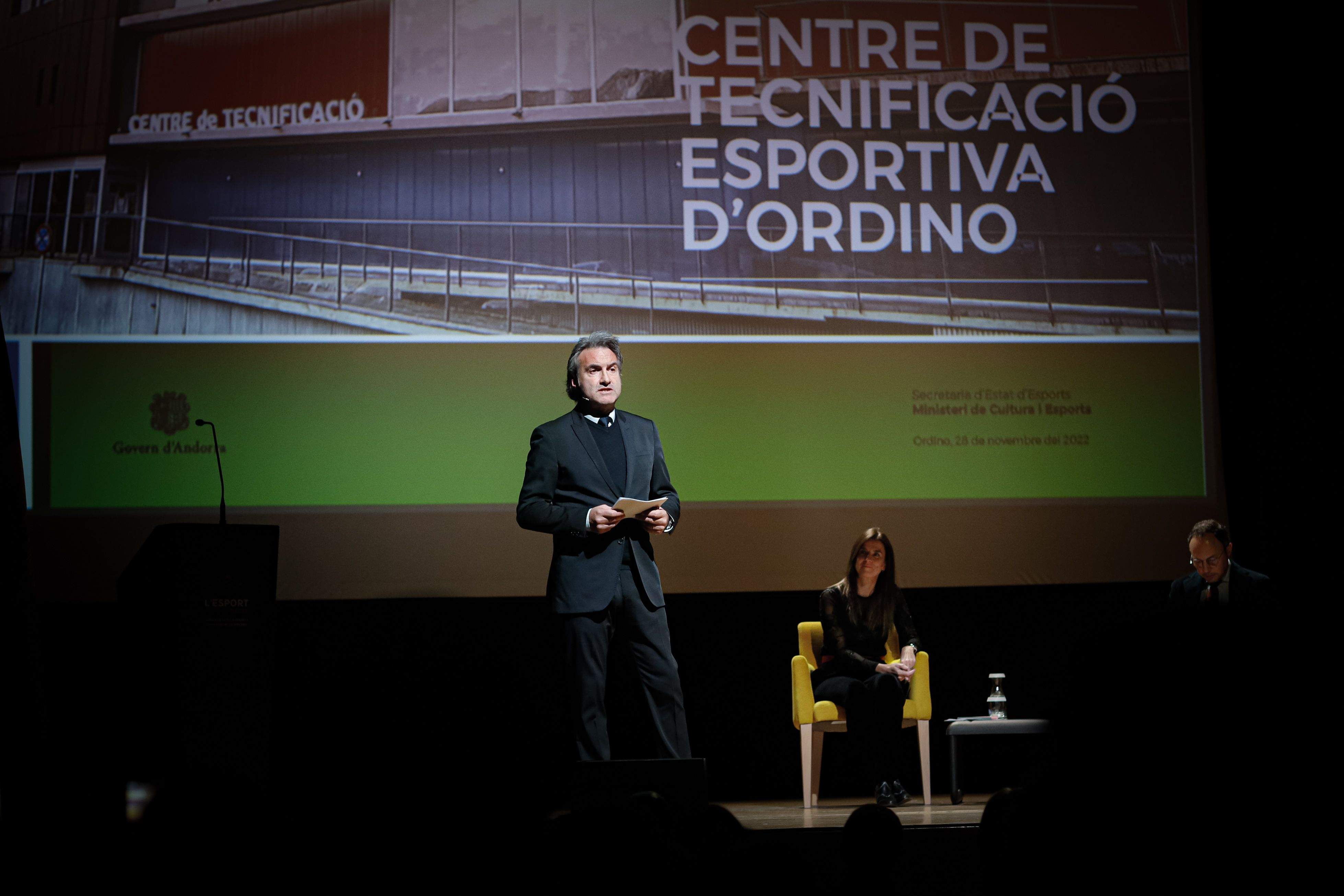 Justo Ruiz en un acte públic al costat de la ministra Sílvia Riva.