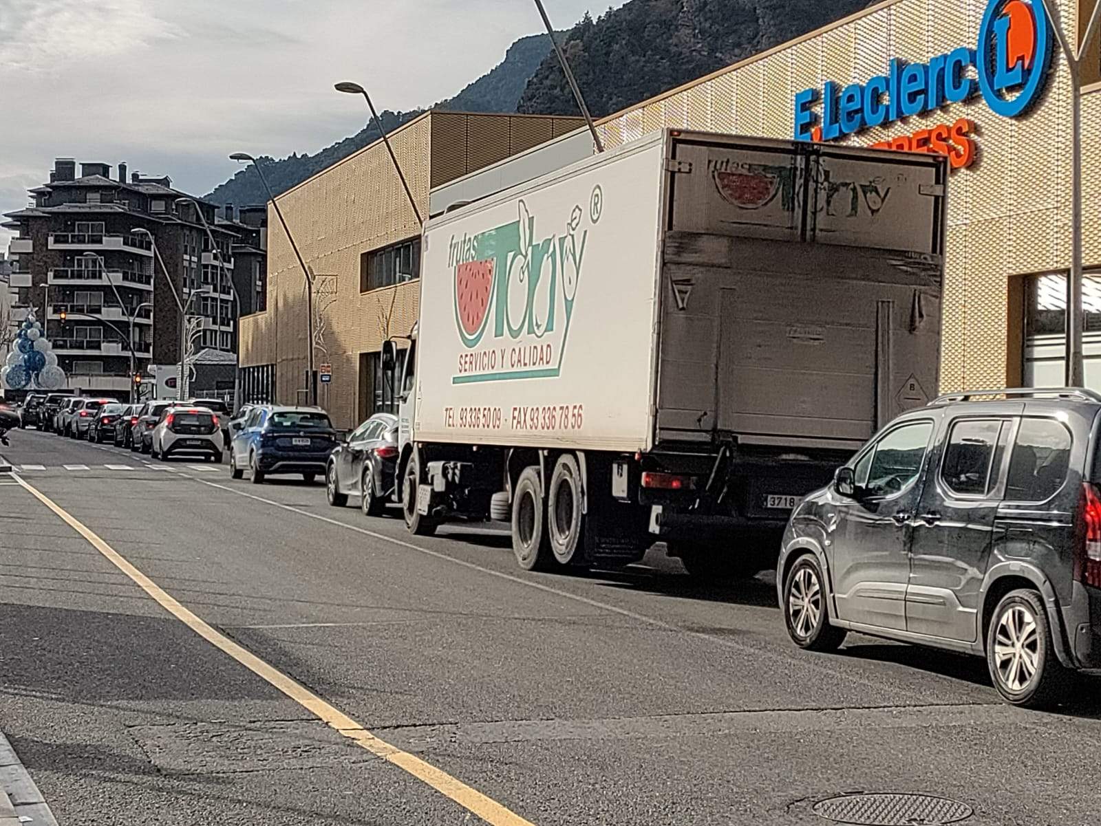 Cues per travessar Sant Julià.