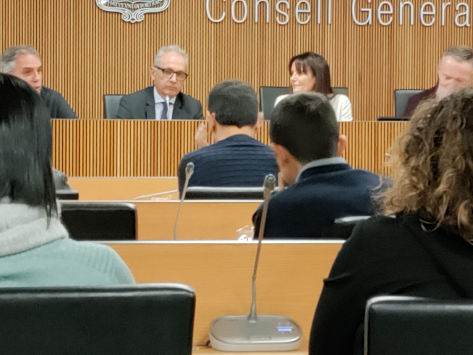 Una imatge de la compareixença de Camp i Hidalgo.