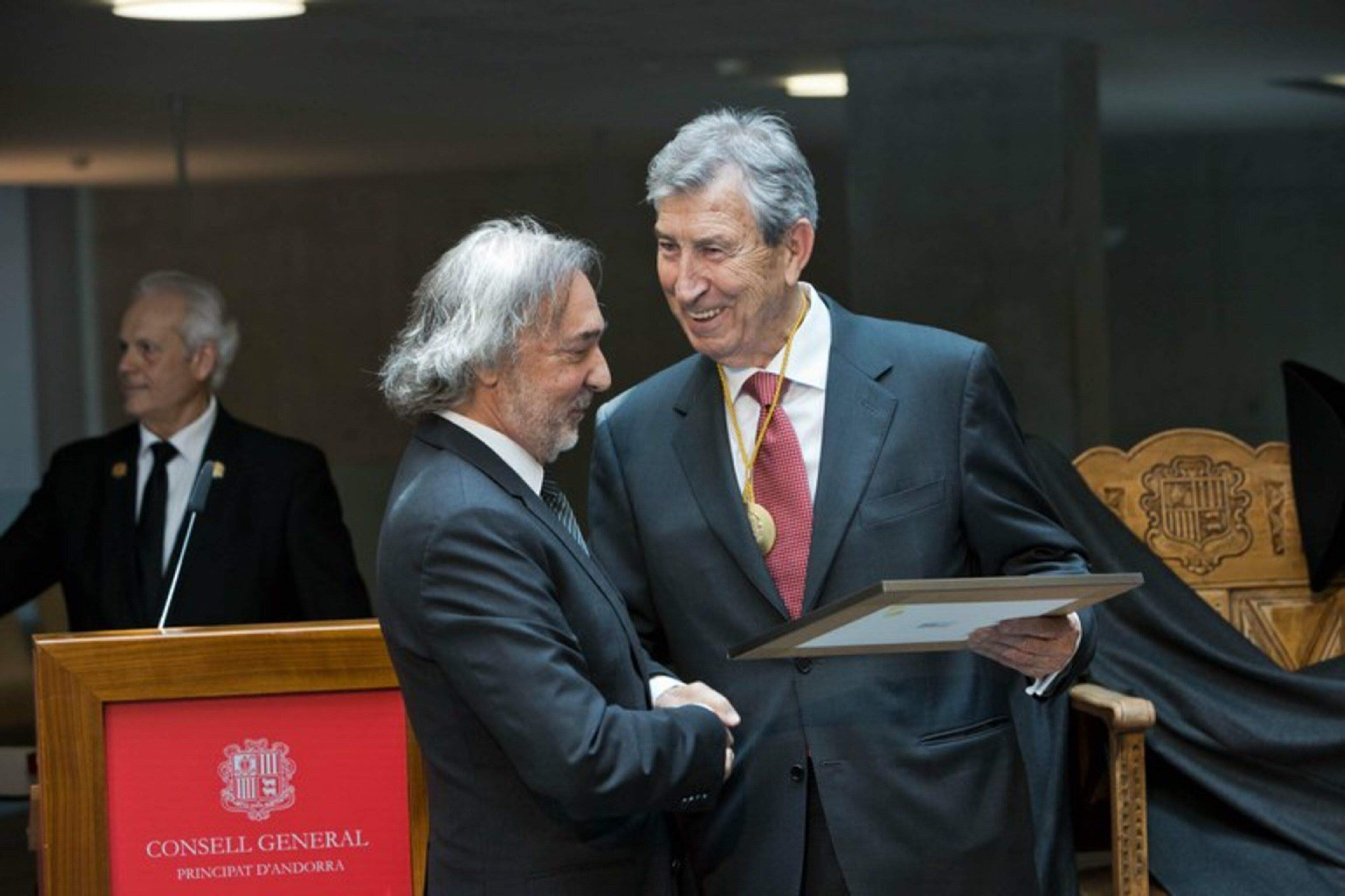 Jordi Mas i Albert Pintat en l'homenatge al Consell al segon.
