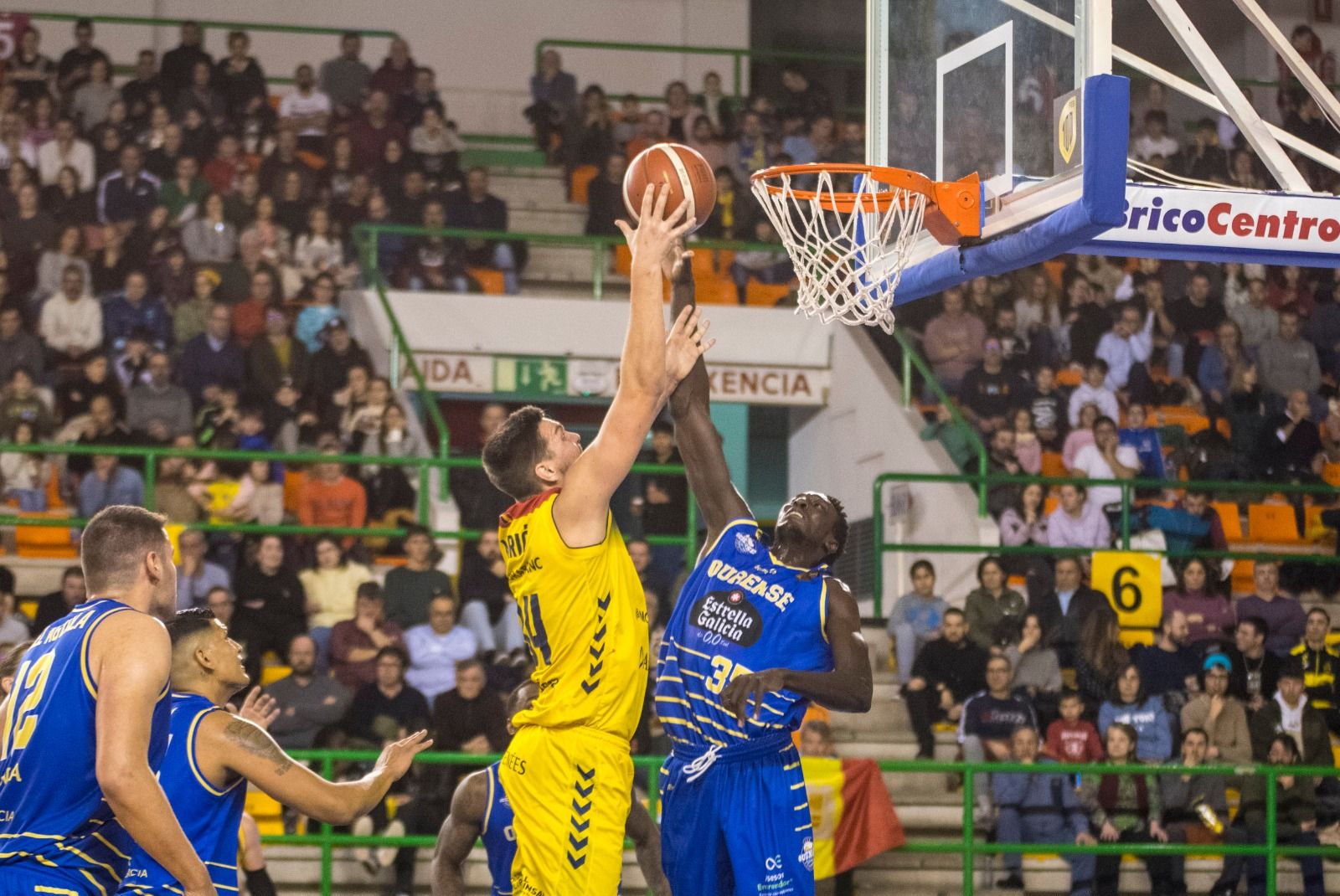 MARIN MARIC INTENTA SUPERAR KUATH.