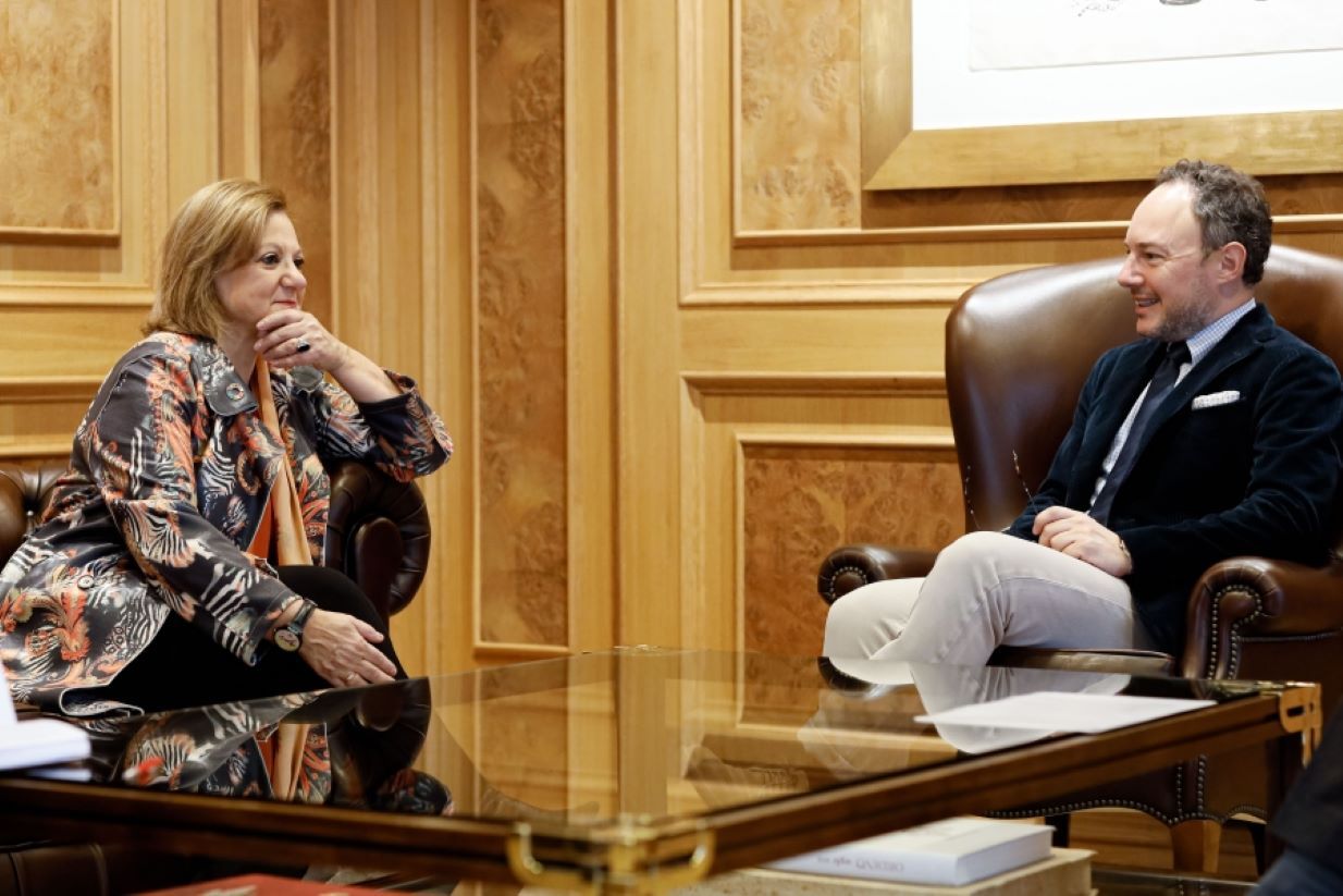 Cristina Gallach i Xavier Espot durant la reunió d'aquest dilluns al matí.