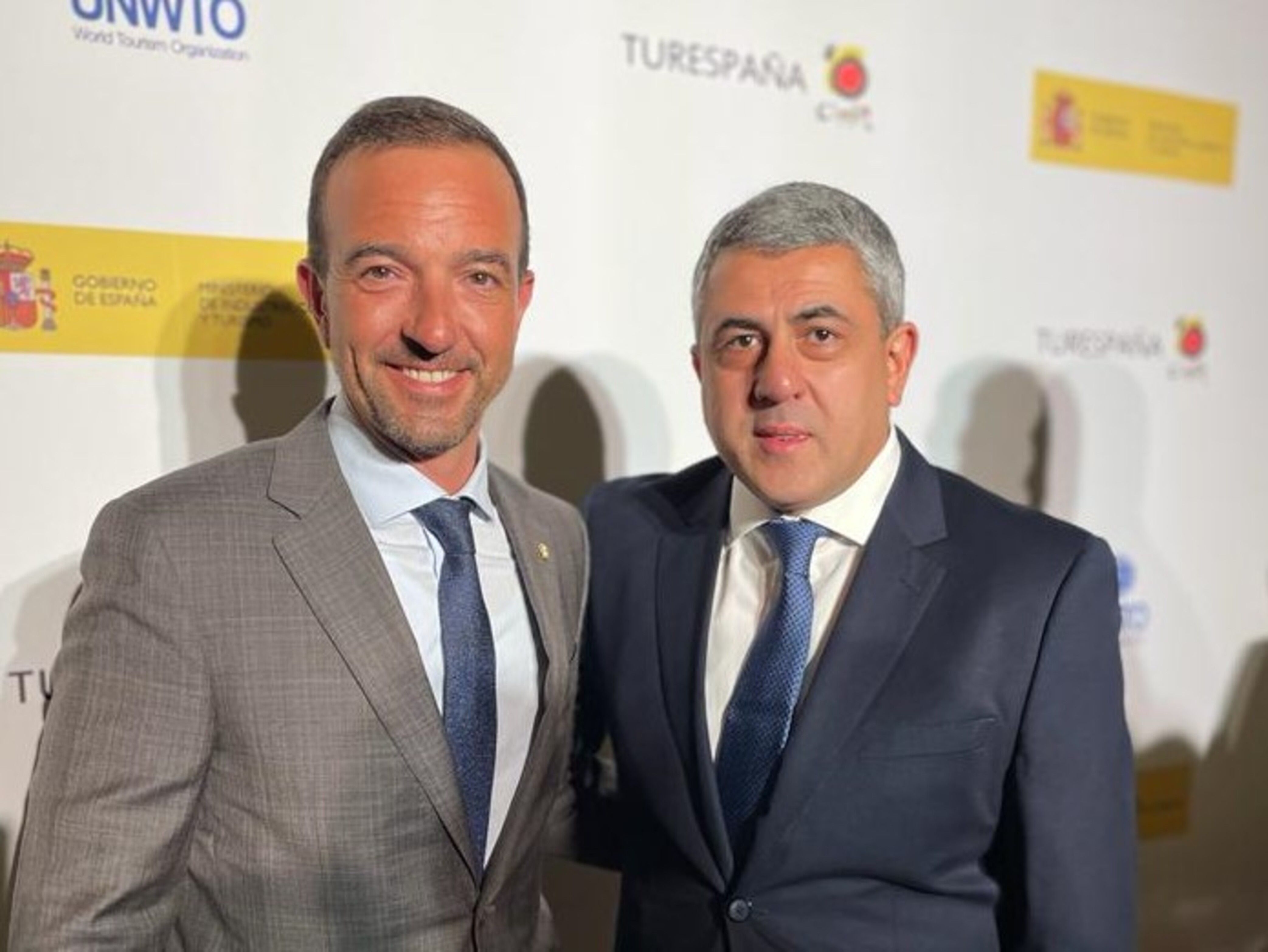 Jordi Torres amb el president de l'OMT, Pololikashvili.