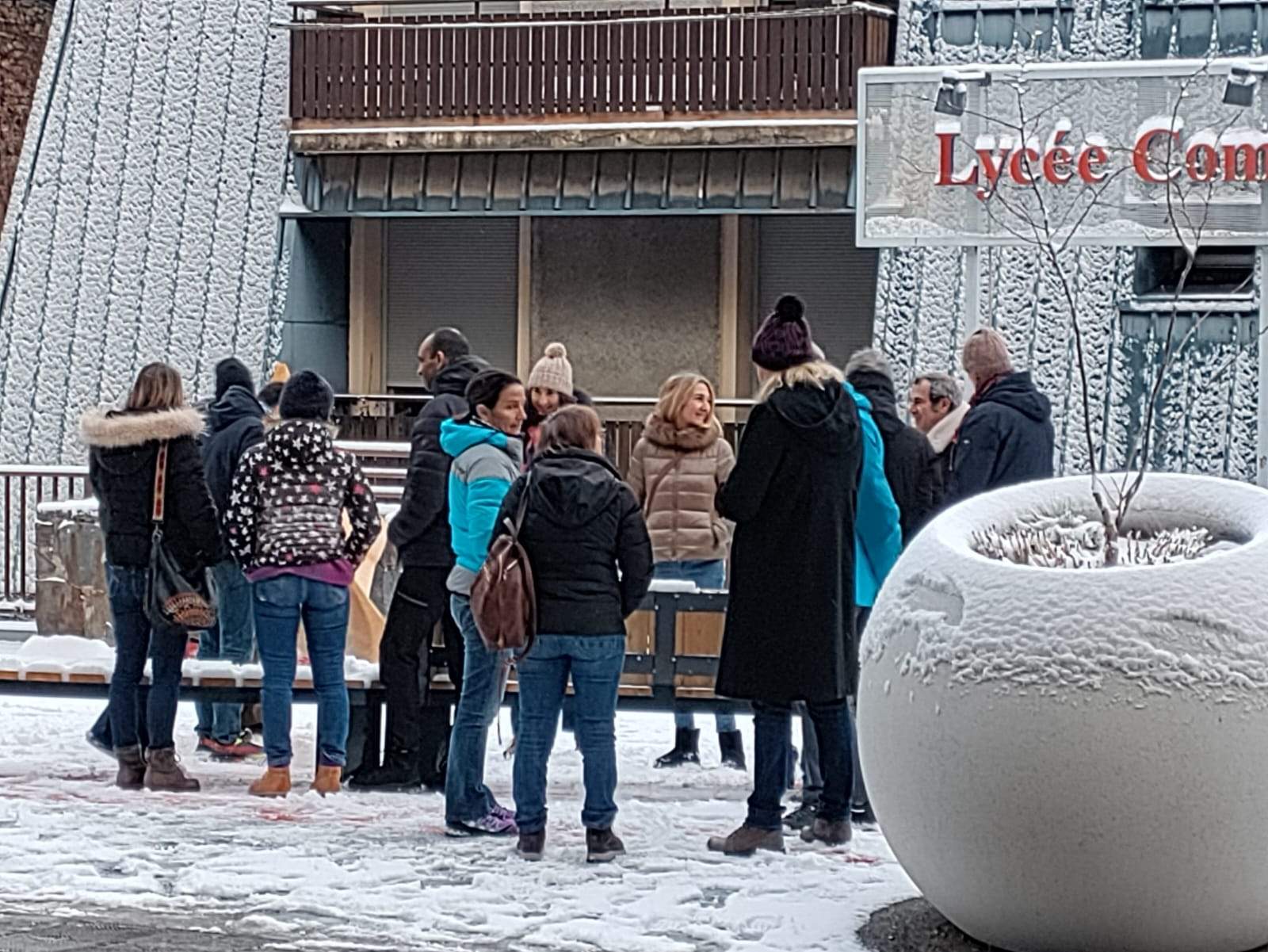 Docents en vaga el passat dijous dia 19 a l'entrada del Lycée Comte de Foix.
