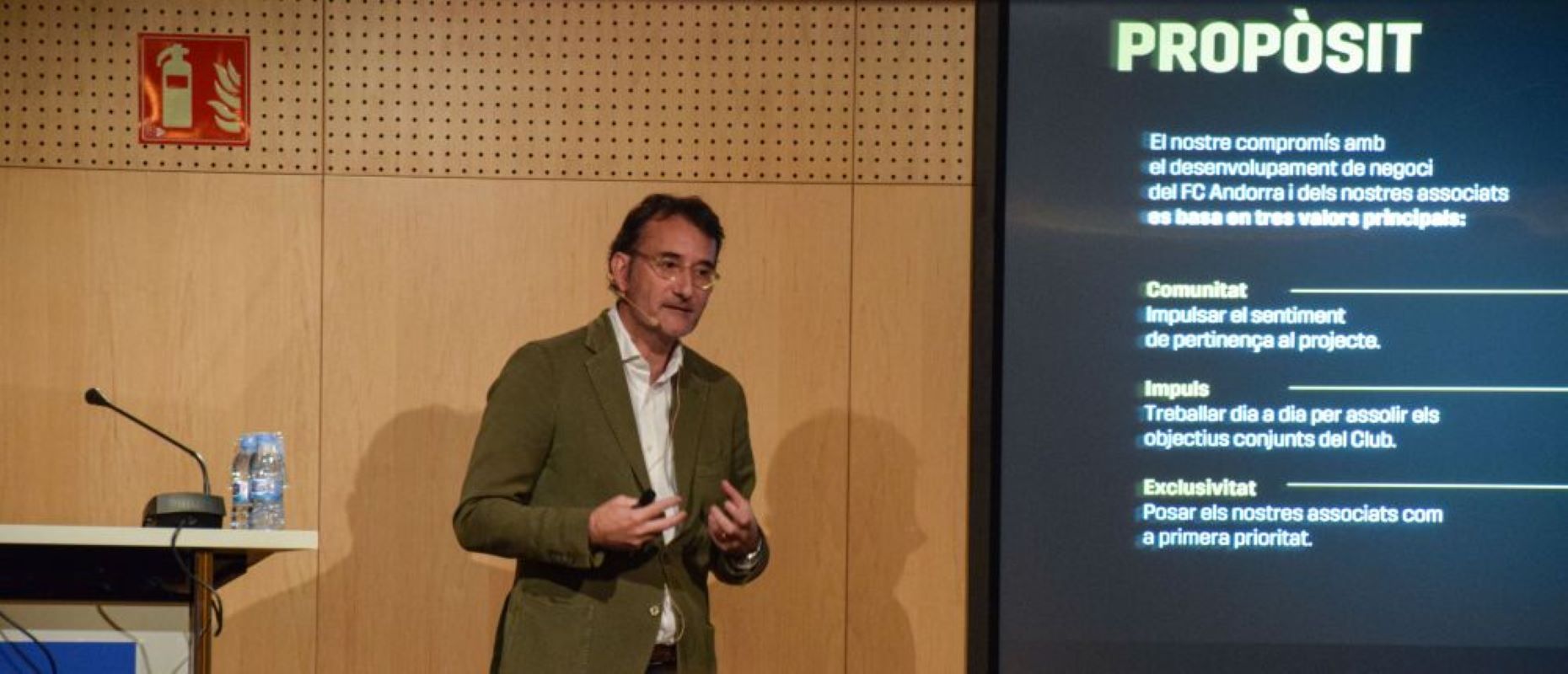 Ferran Vilaseca ha estat suspès durant dues setmanes. Ferran Vilaseca ha estat suspès durant dues setmanes.