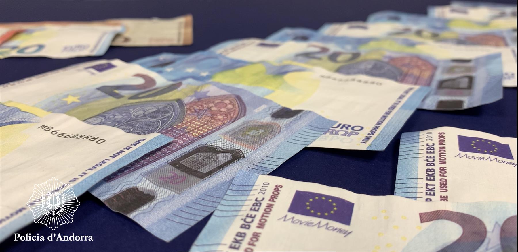 Els bitllets falsificats.