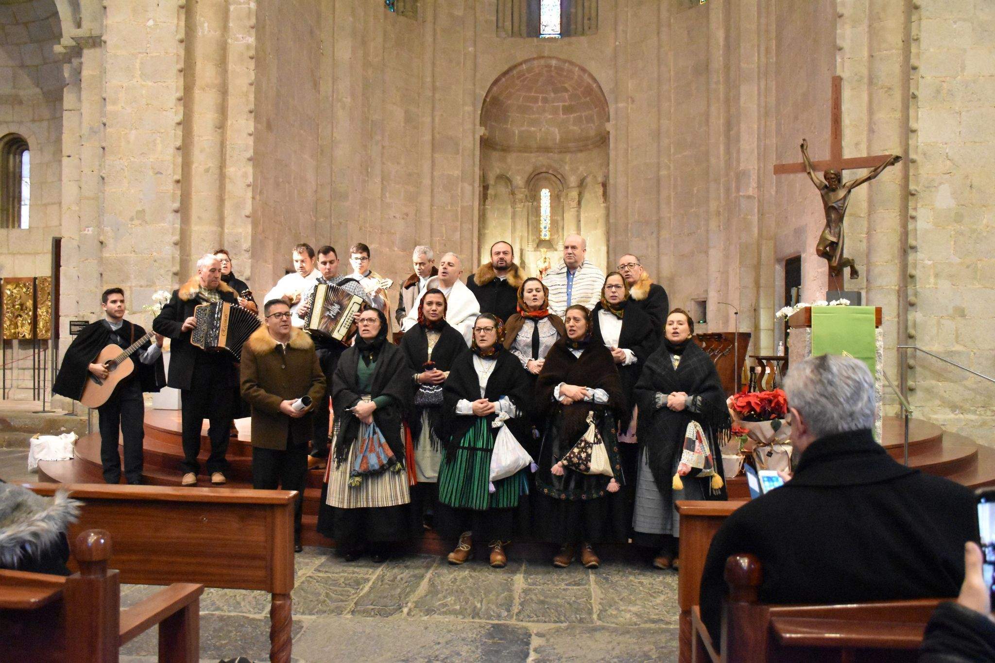 Cantada a la catedral de la Seu en presència de Joan-Enric Vives.
