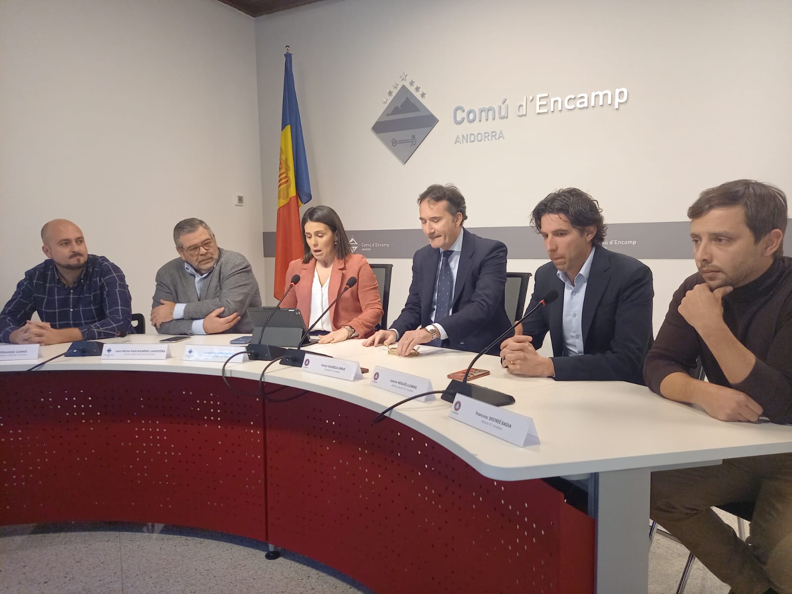 Responsables del comú d'Encamp i de l'FC Andorra en fer l'anunci.