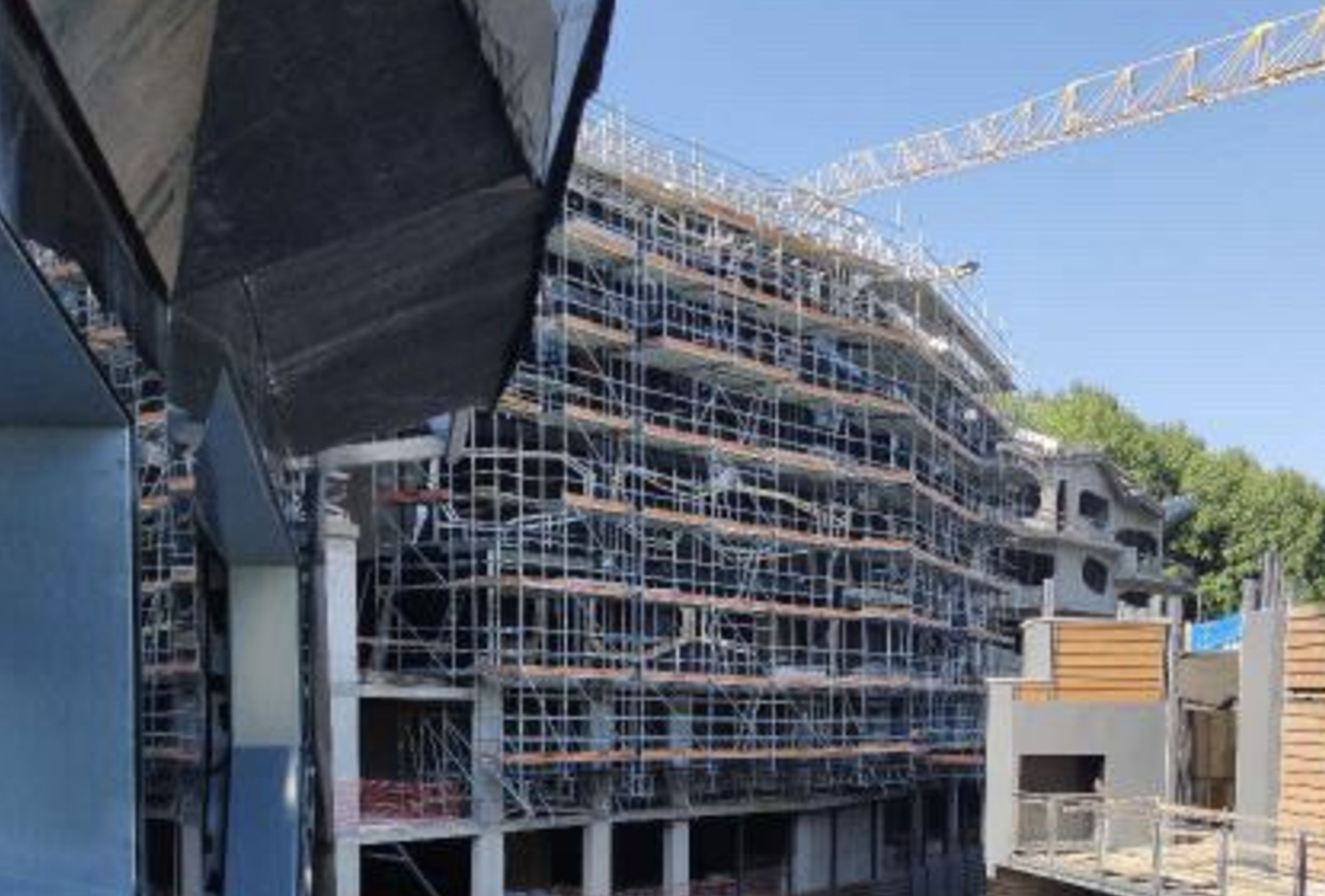 Bastides en una de les obres en què ha participat l'empresa del detingut i ara processat. Bastides en una de les obres en què ha participat l'empresa del detingut i ara processat.