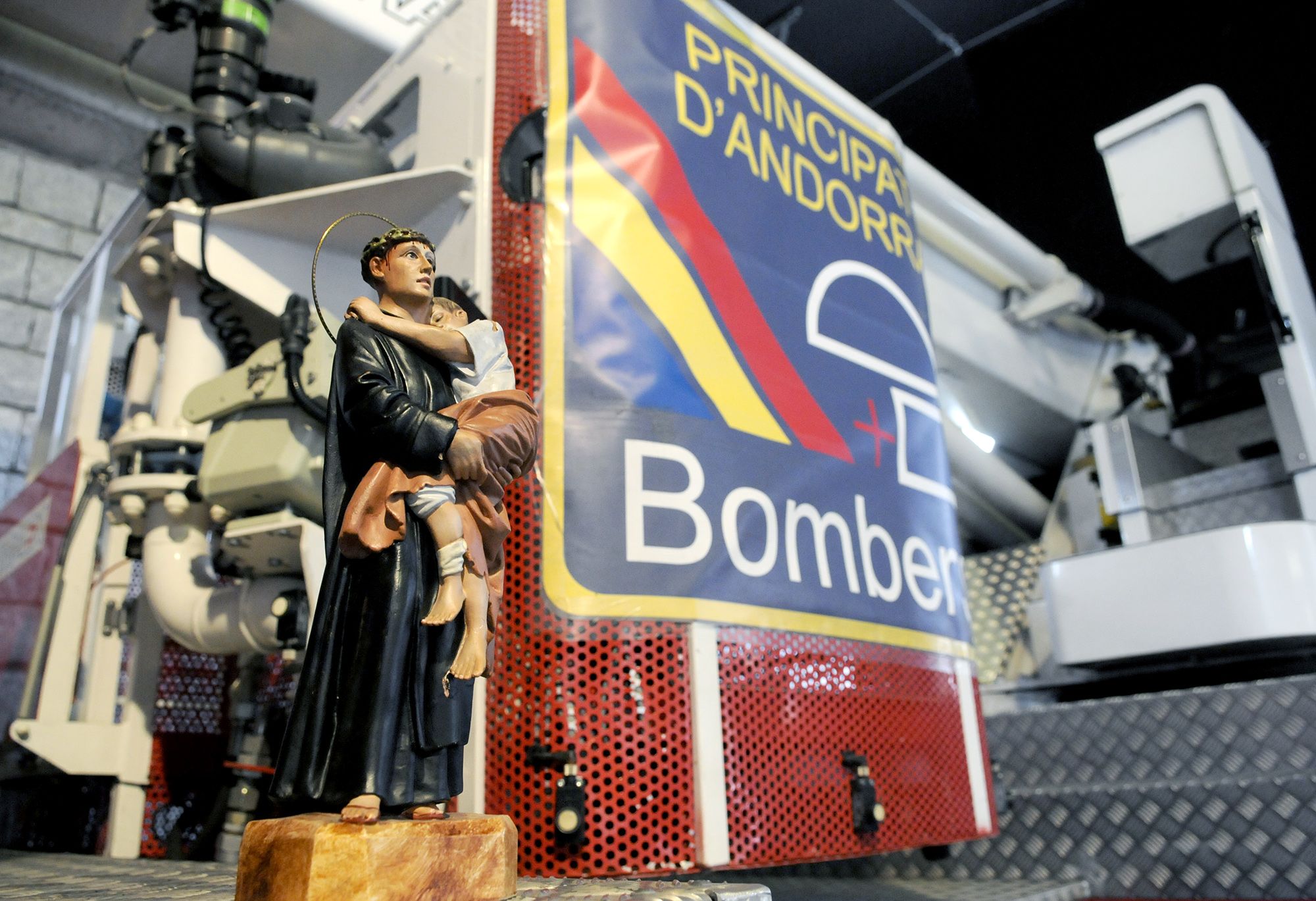 Una imatge del patró dels bombers al parc central de Santa Coloma. Una imatge del patró dels bombers al parc central de Santa Coloma.