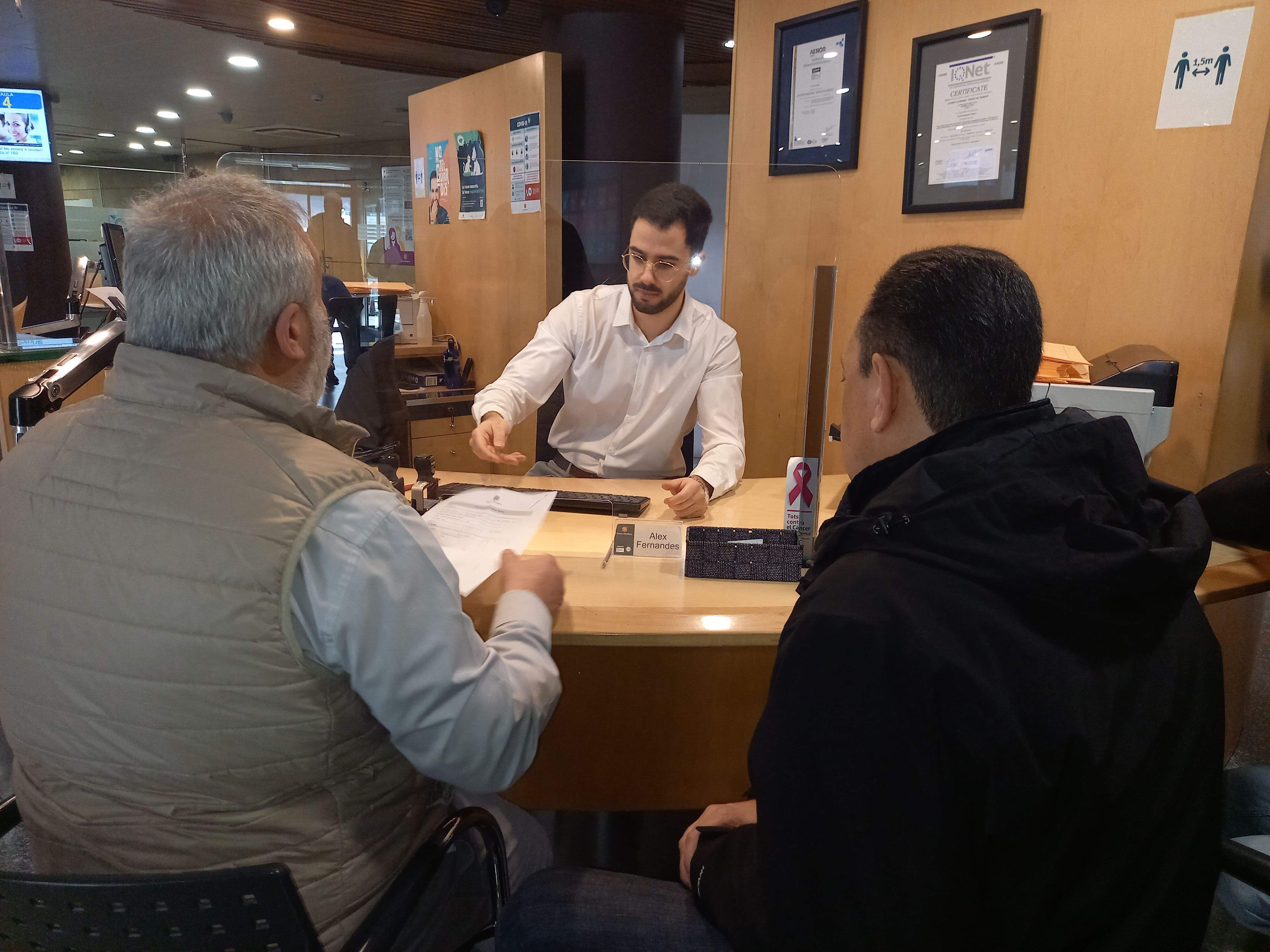 Anguita i Torres presentant el recurs.