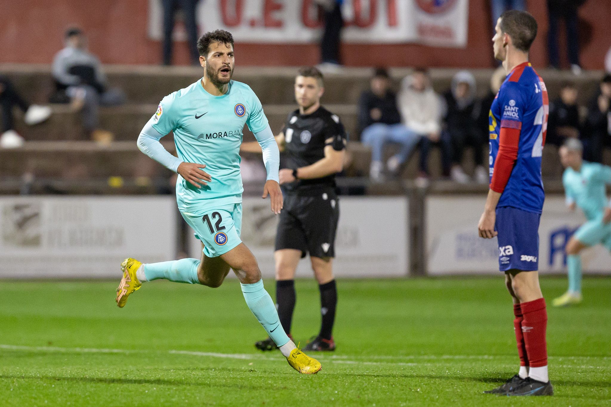 Sinan Bakis celebrant el gol contra la UE Olot