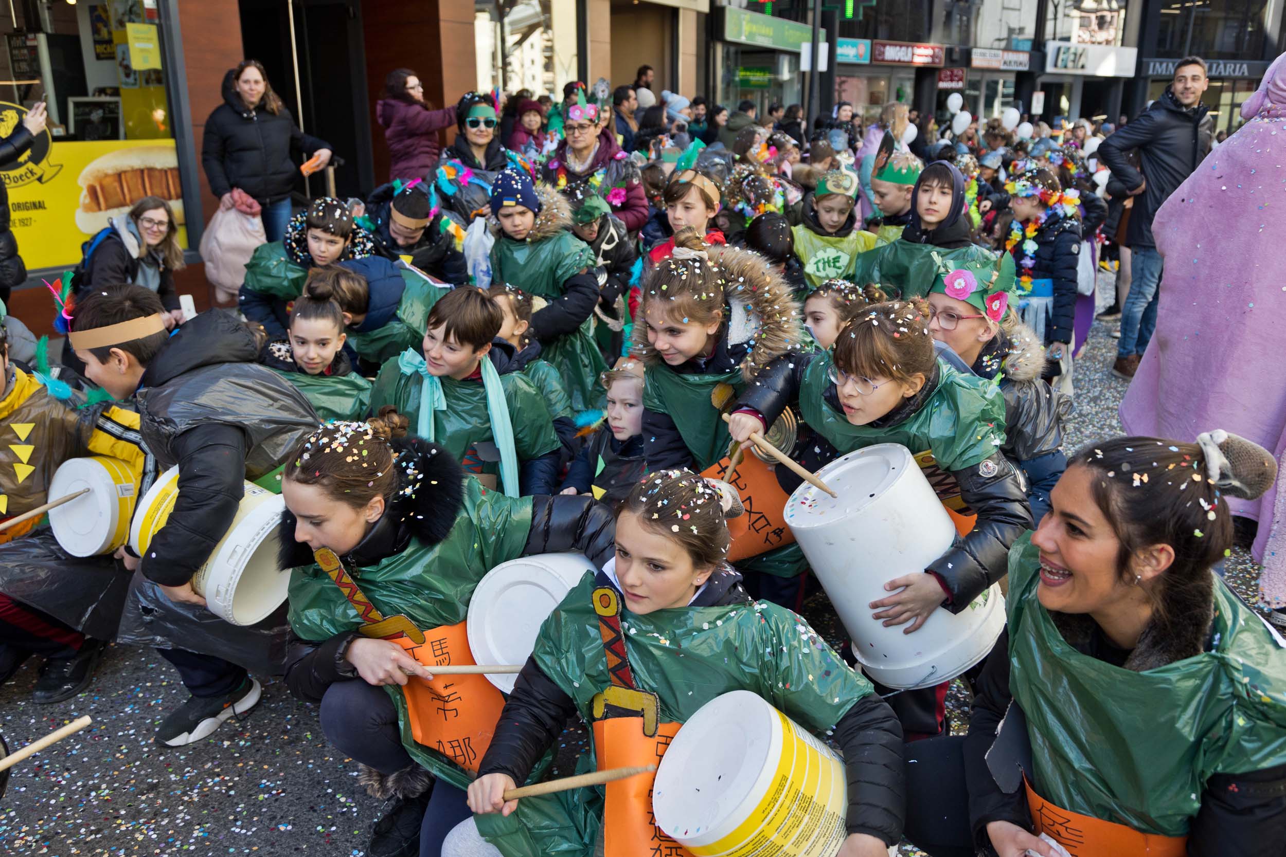 Alguns dels participants a la rua massanenca.