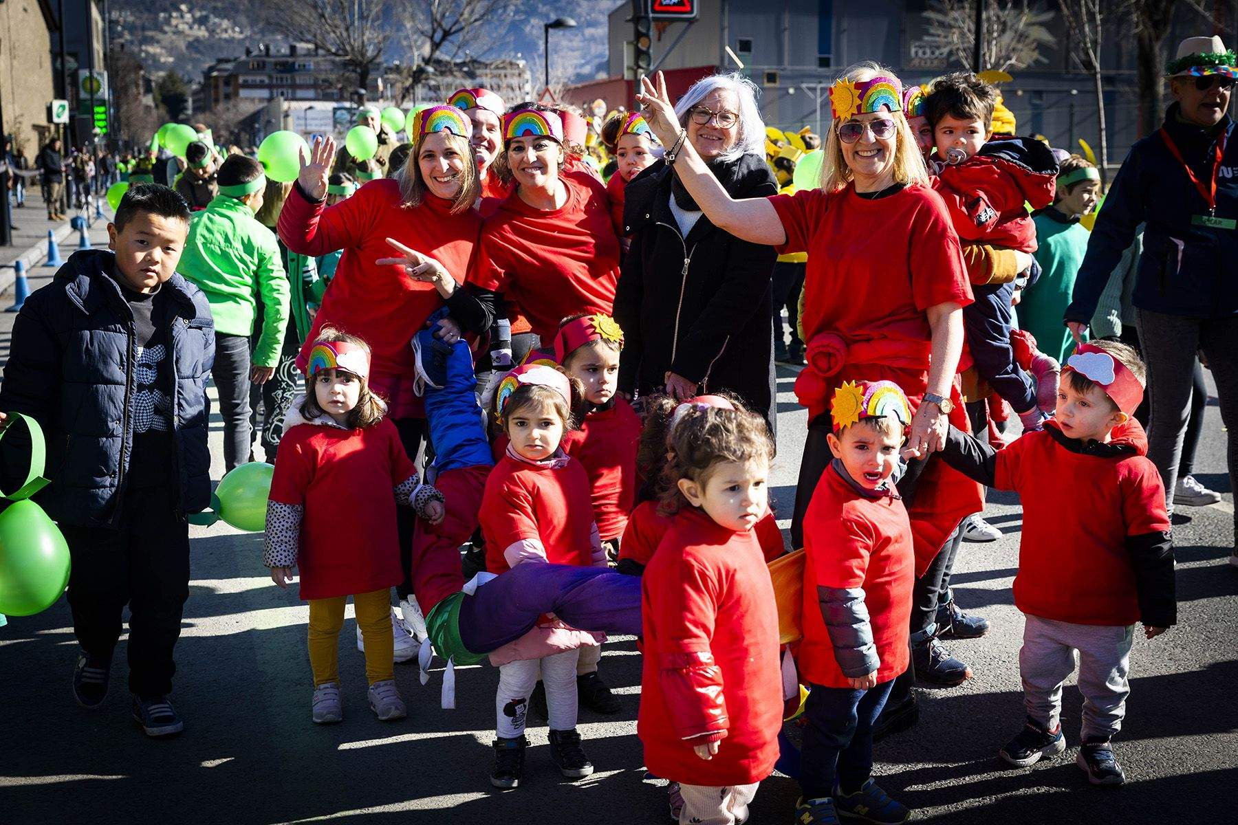 Una de les comparses de la rua a la capital.