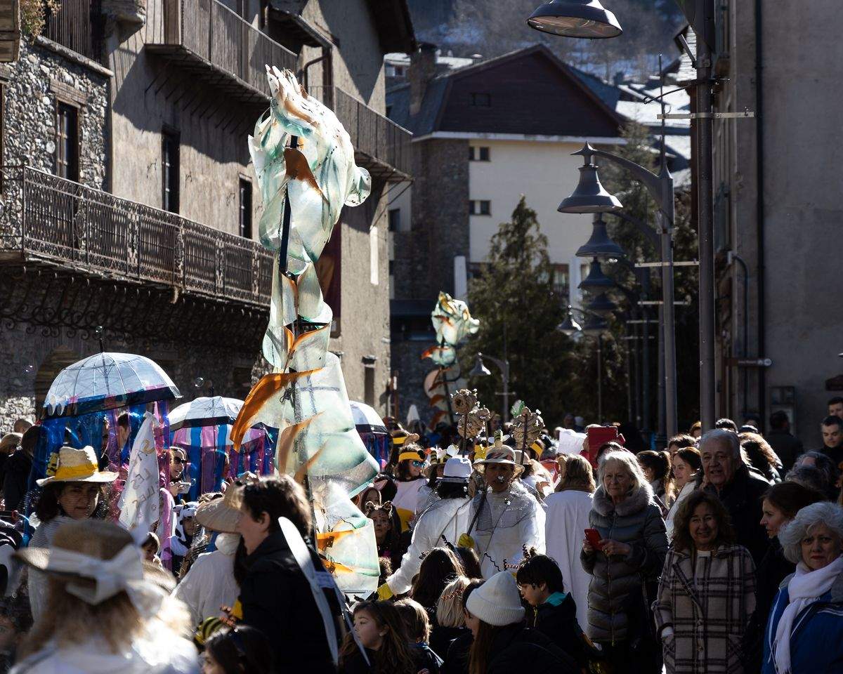 Participants a la rua ordinenca.