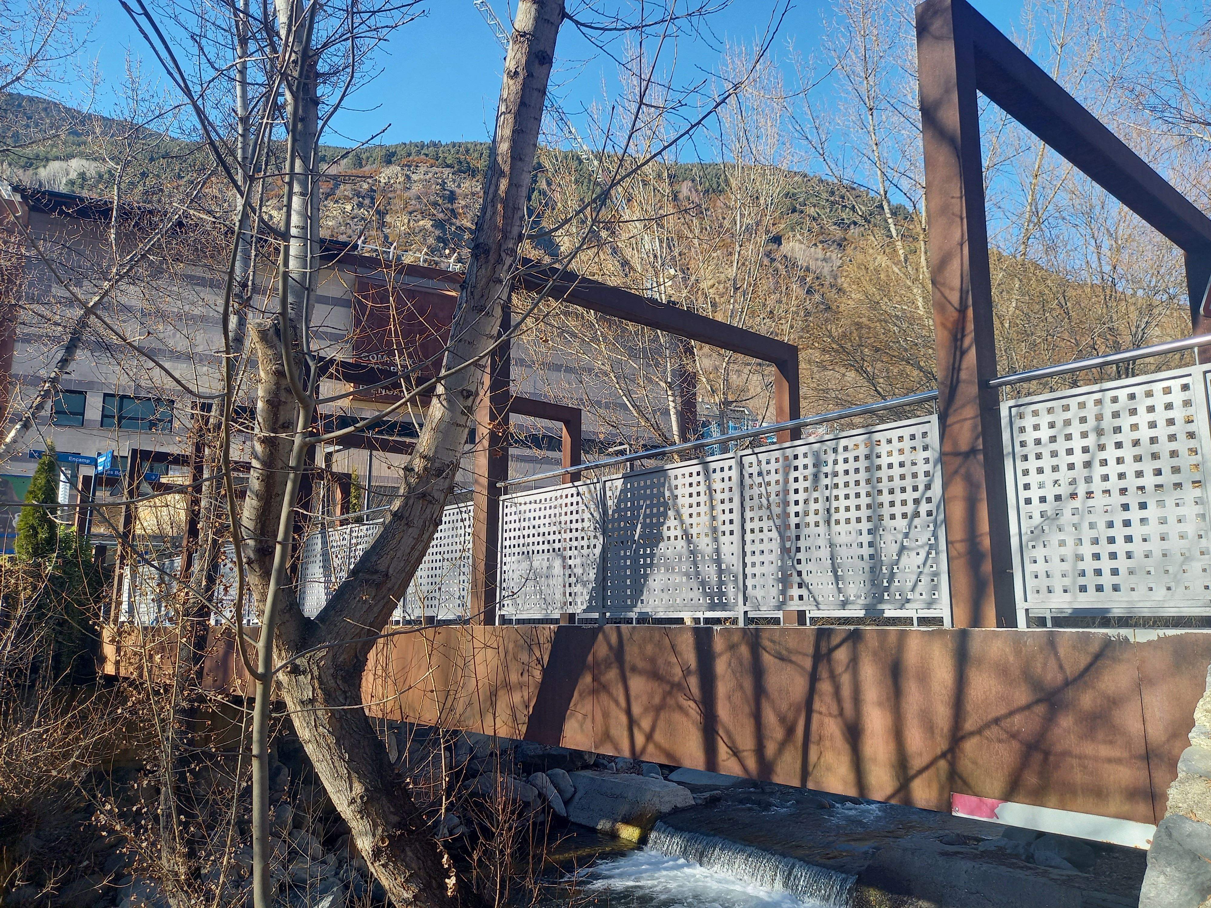El pont de Sant Miquel, a Encamp.