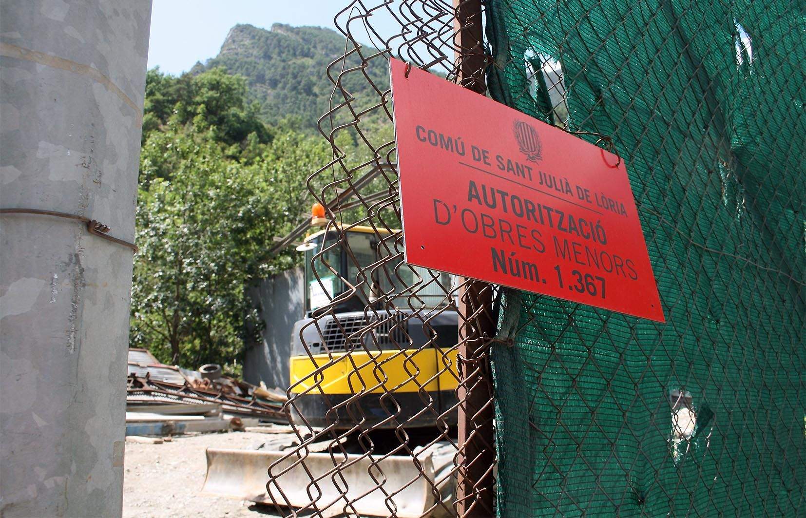 La llicència expedida al seu dia.