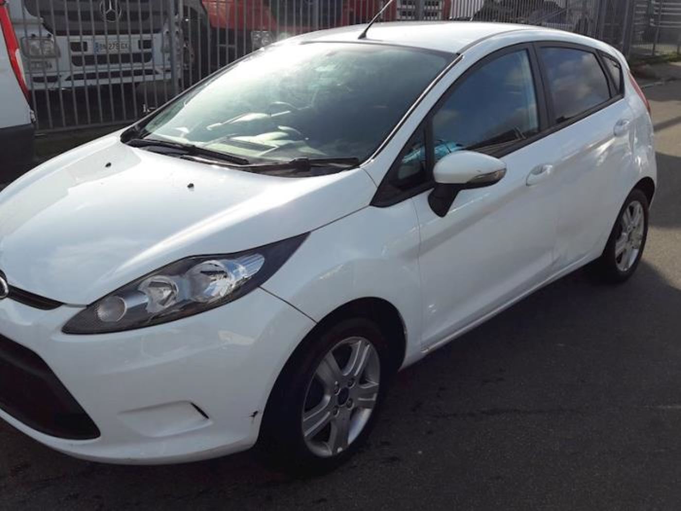 Un Ford Fiesta similar al que ha desaparegut.