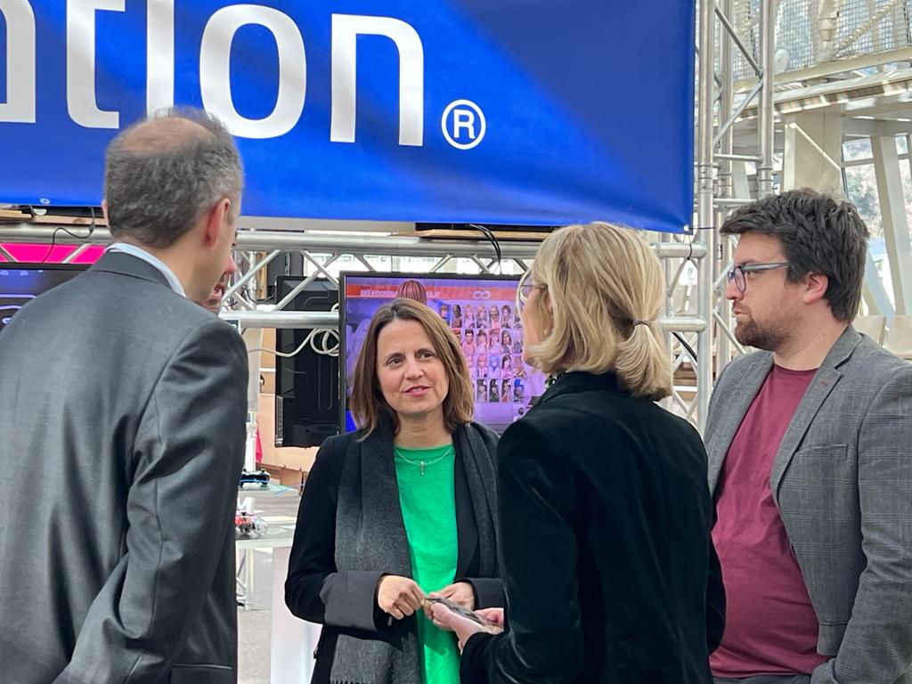 Rosa Gili durant la presentació del saló del videojoc