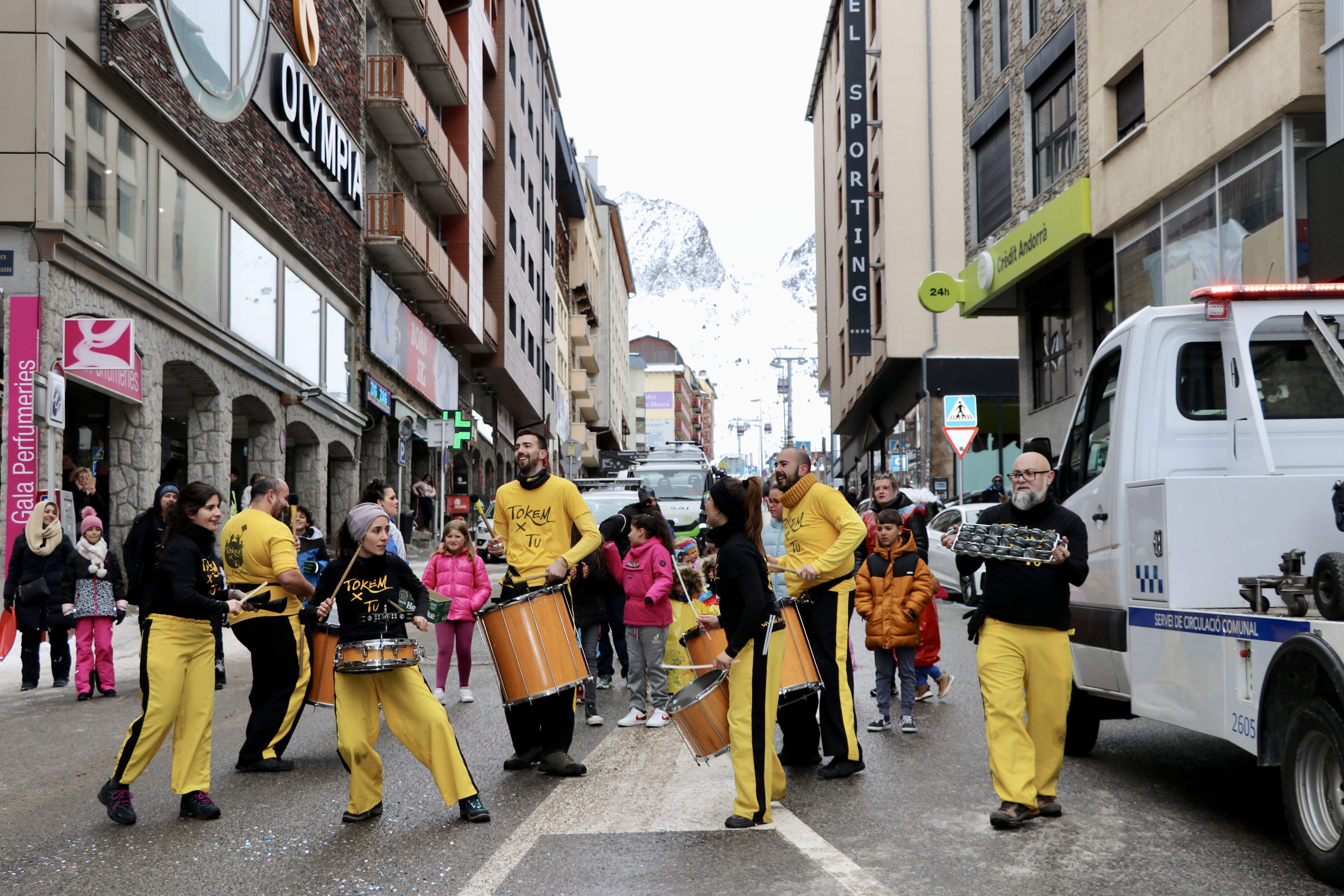 La batucada pels carrers del Pas.