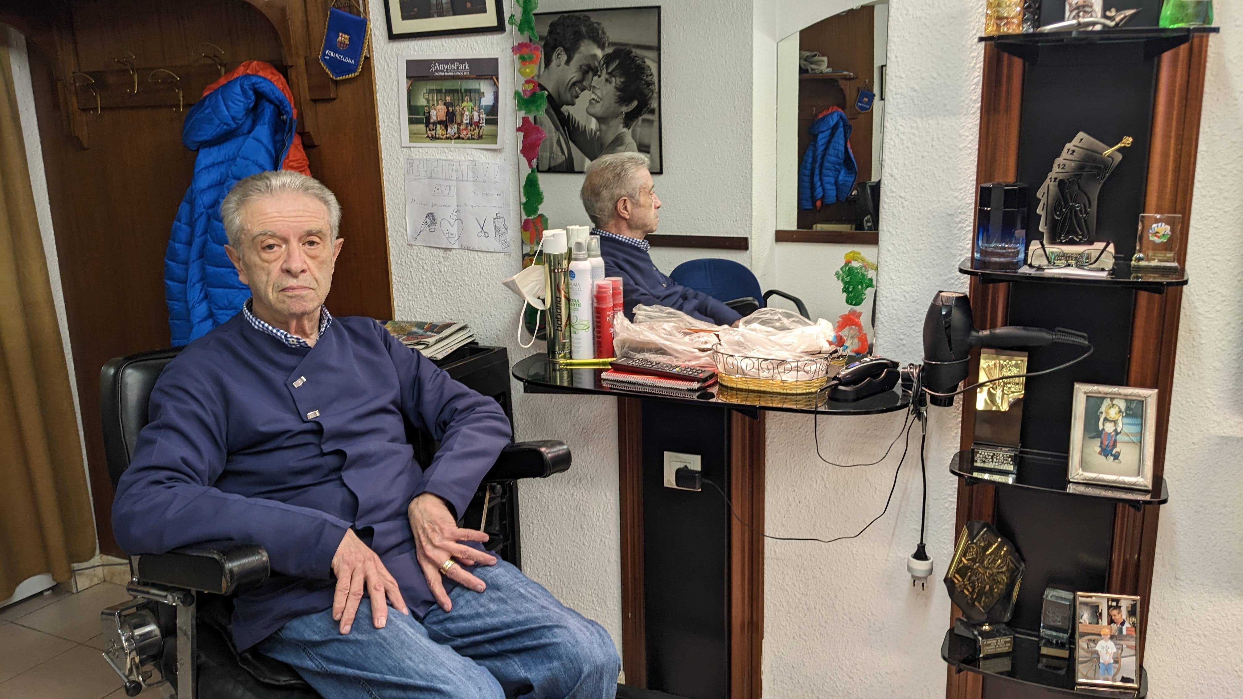 Tomàs Gomez a la barberia Enrico del carrer de la Vall