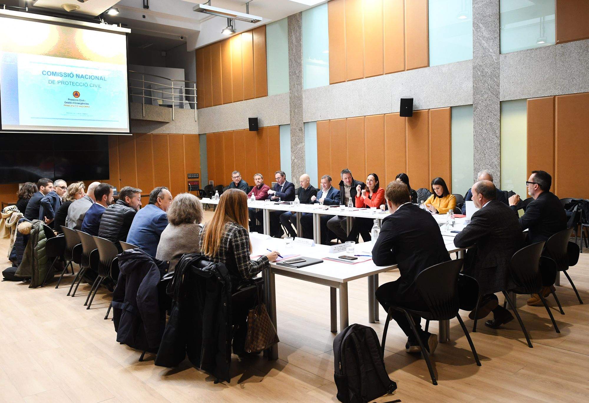 Un moment de la primera Comissió Nacional de Protecció Civil