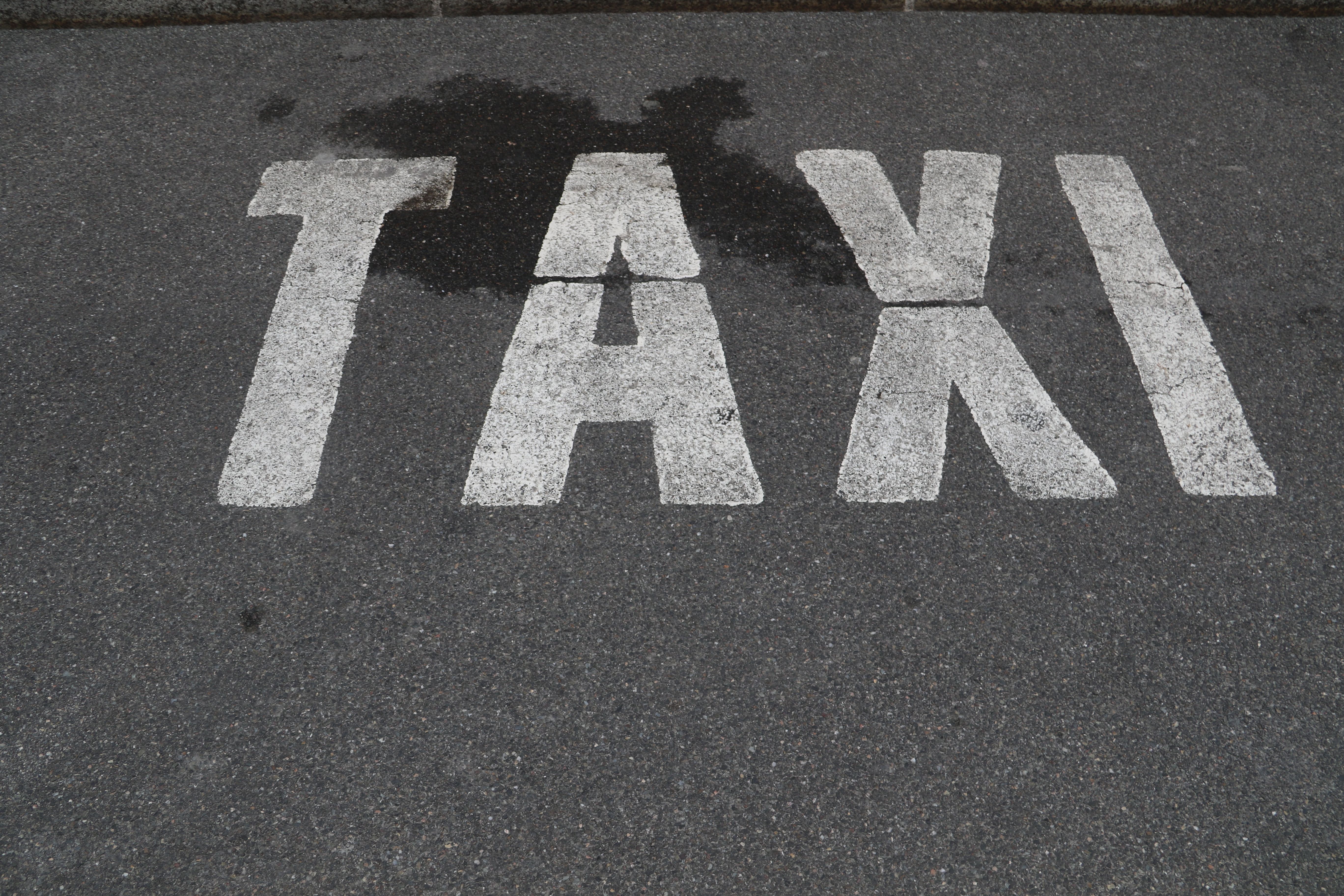 Senyalització d'una parada de taxi.