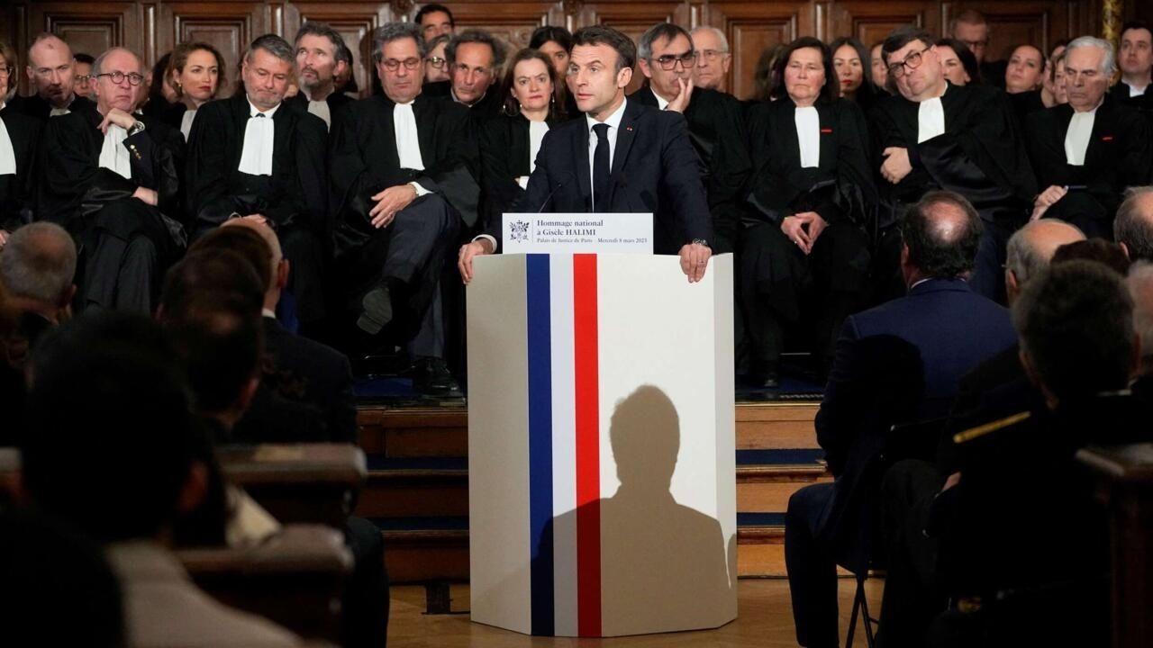 Emmanuel Macron durant l'acte on ha anunciat la seva proposta constitucional sobre l'avortament.