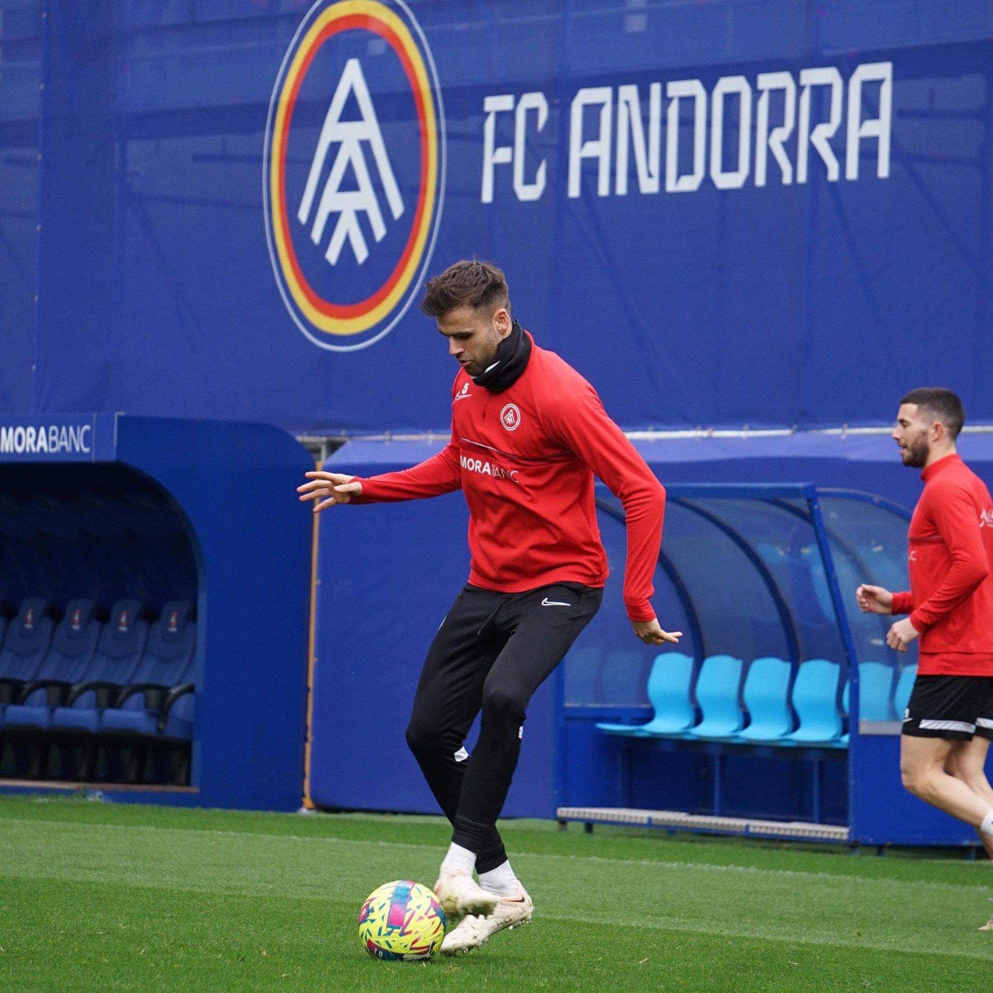 Vilanova, entrenant ja amb l'equip.