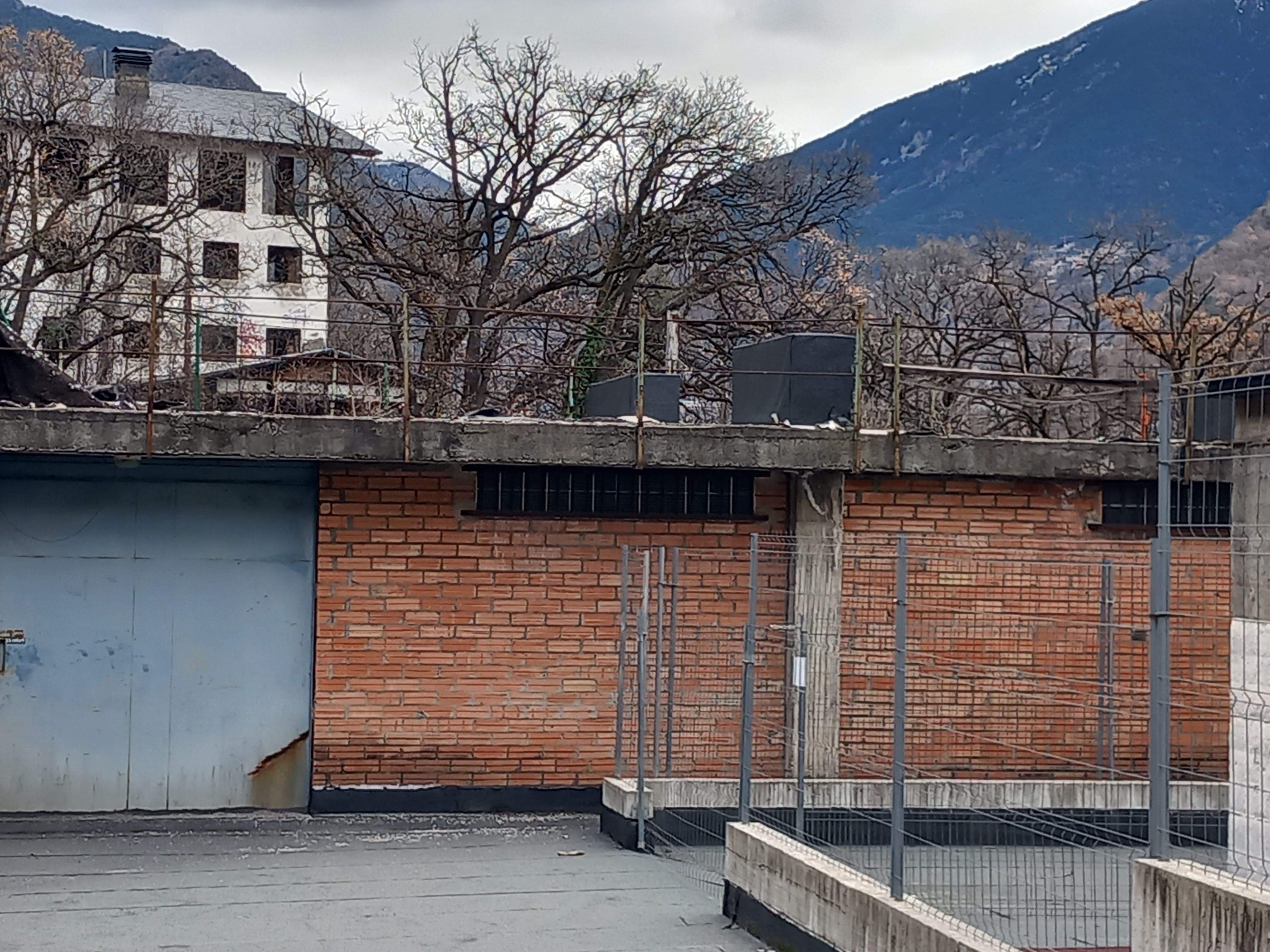 L'edifici que s'ha de convertir en els pisos socials.