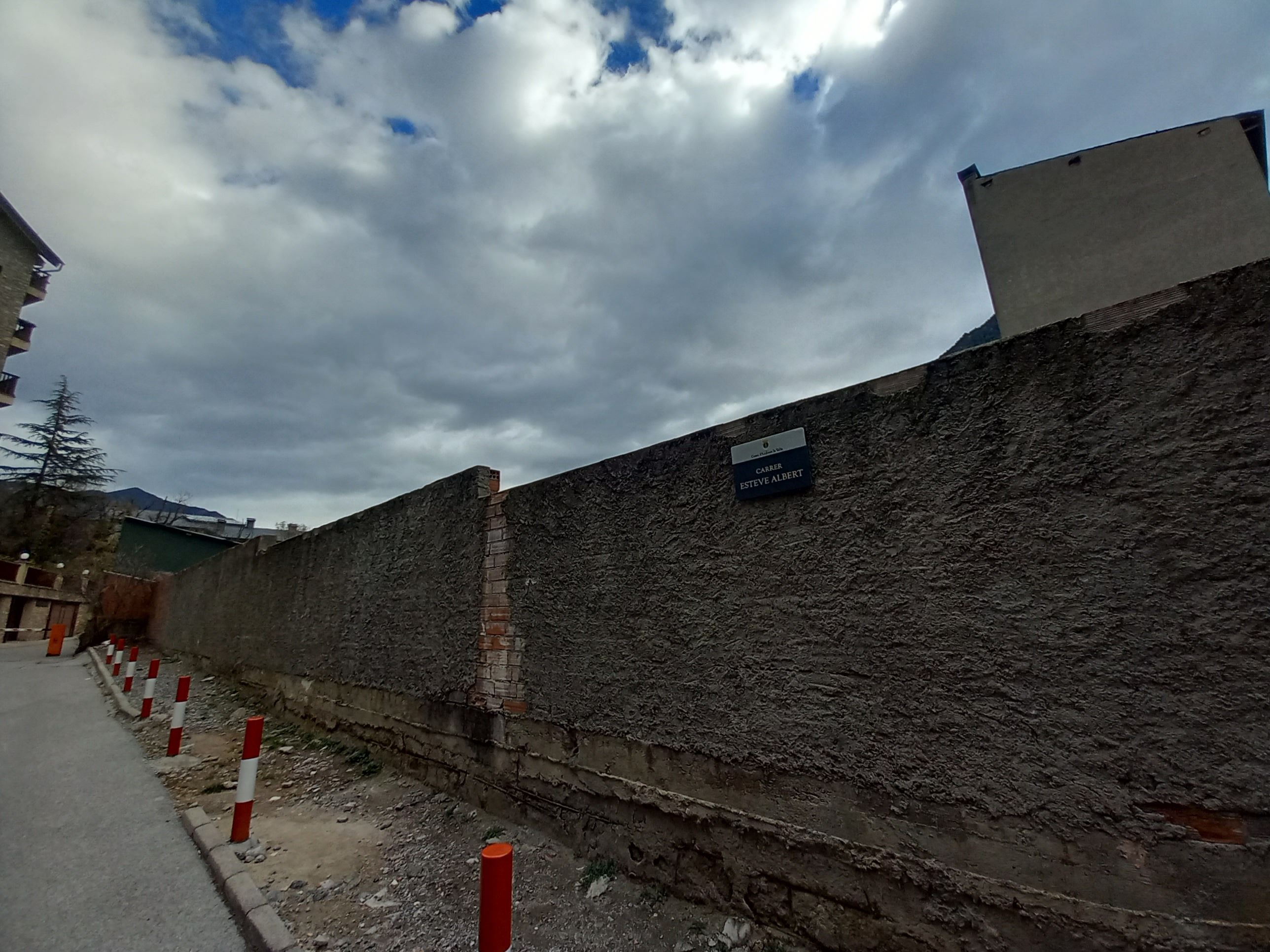 L'espai on s'han d'ubicar els pisos. L'espai on s'han d'ubicar els pisos.