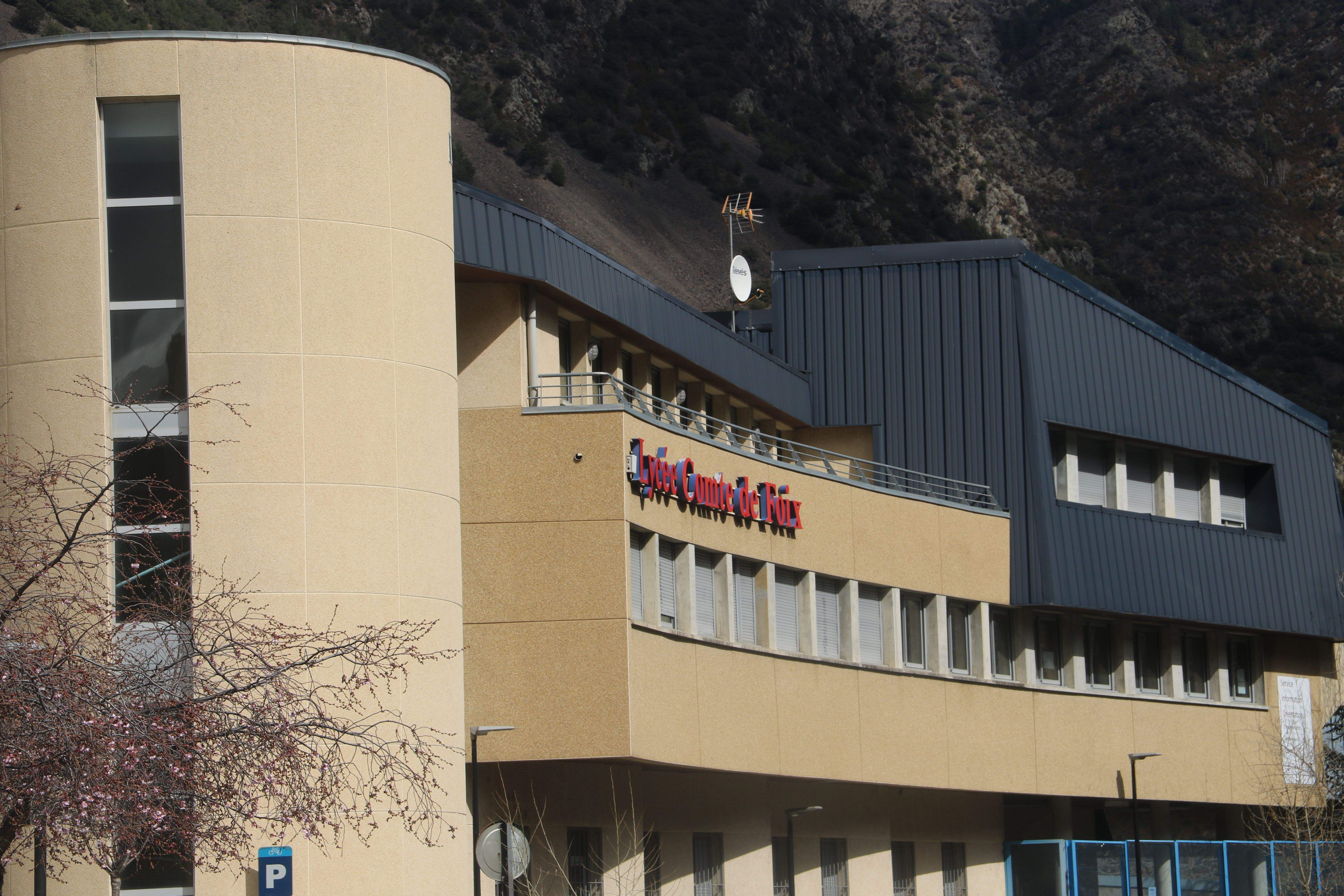 El Lycée Comte de Foix està embrancat a la xarxa de calor.
