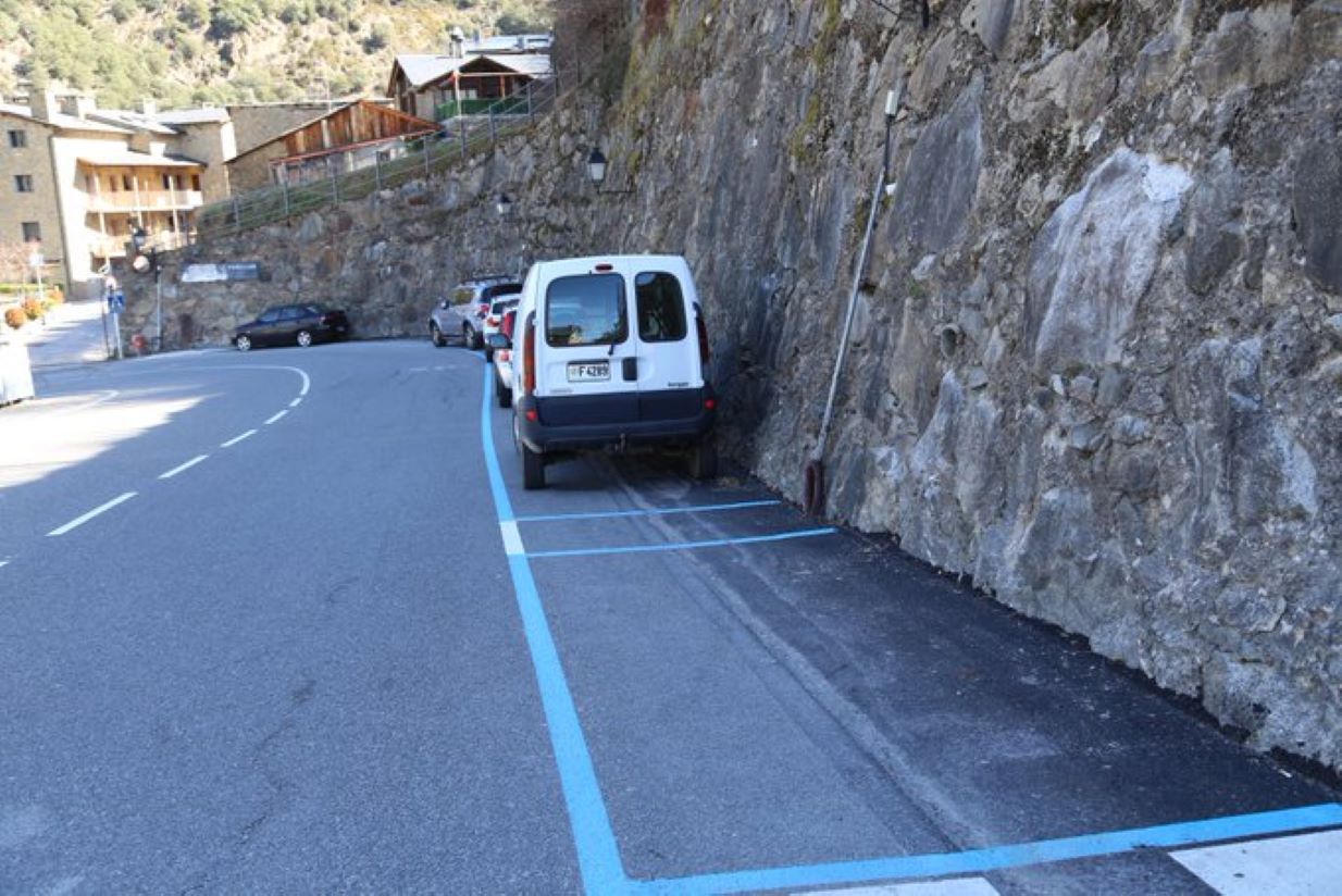 La nova zona blava d'Aixirivall.